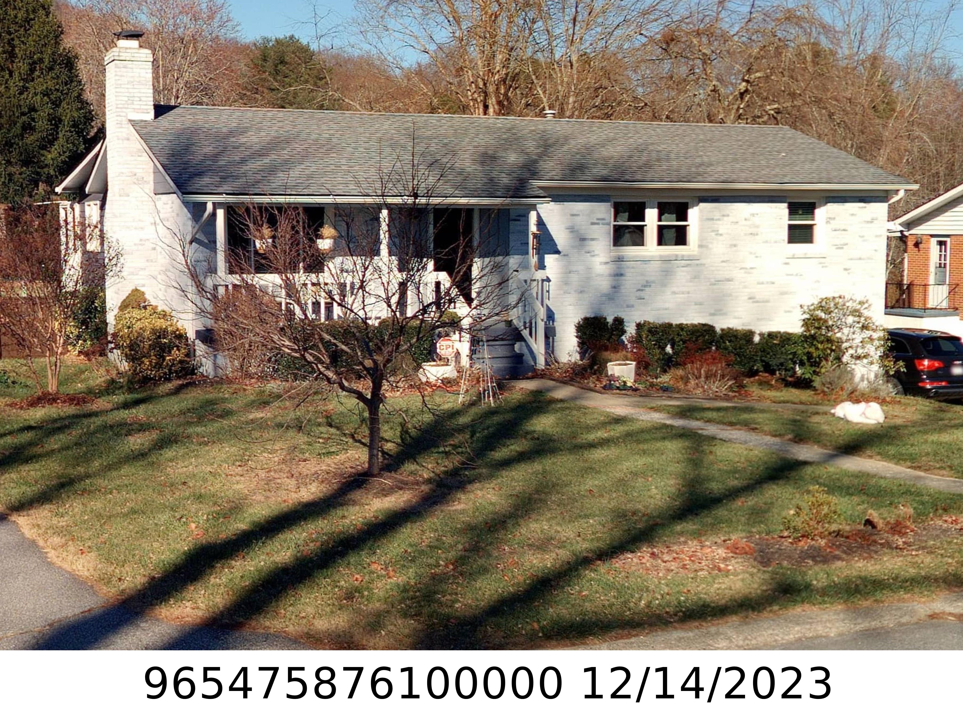 A picture of the property located at 20 OAK LEAF LN, ARDEN NC 28704.