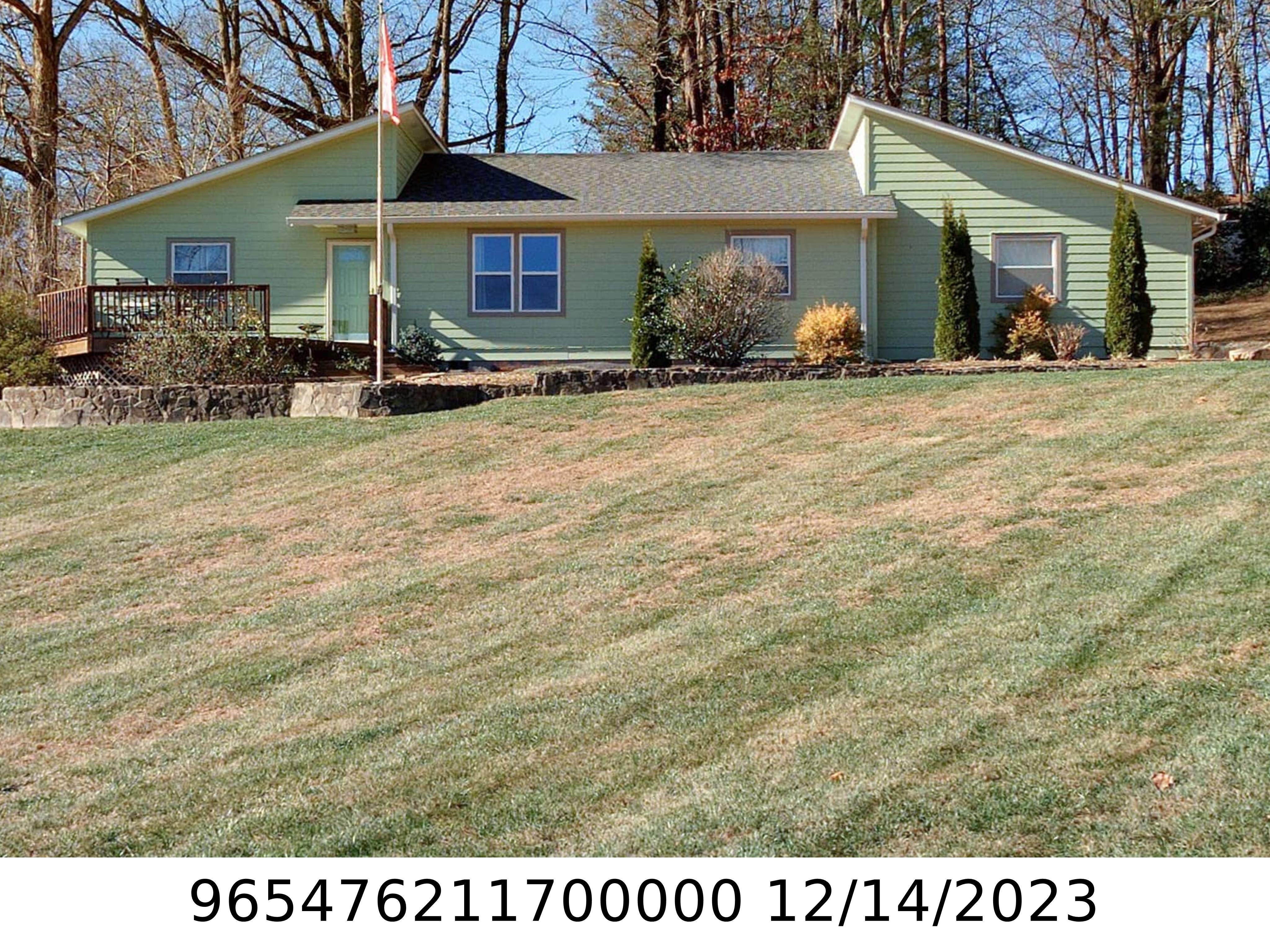 A picture of the property located at 18 HICKORY HILLS DR, ARDEN NC 28704.