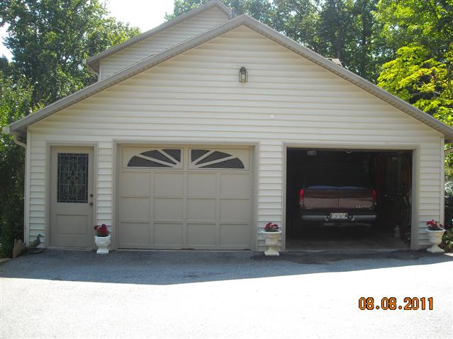 A picture of the property located at 156 MOUNT ROYAL DR, ARDEN NC 28704.
