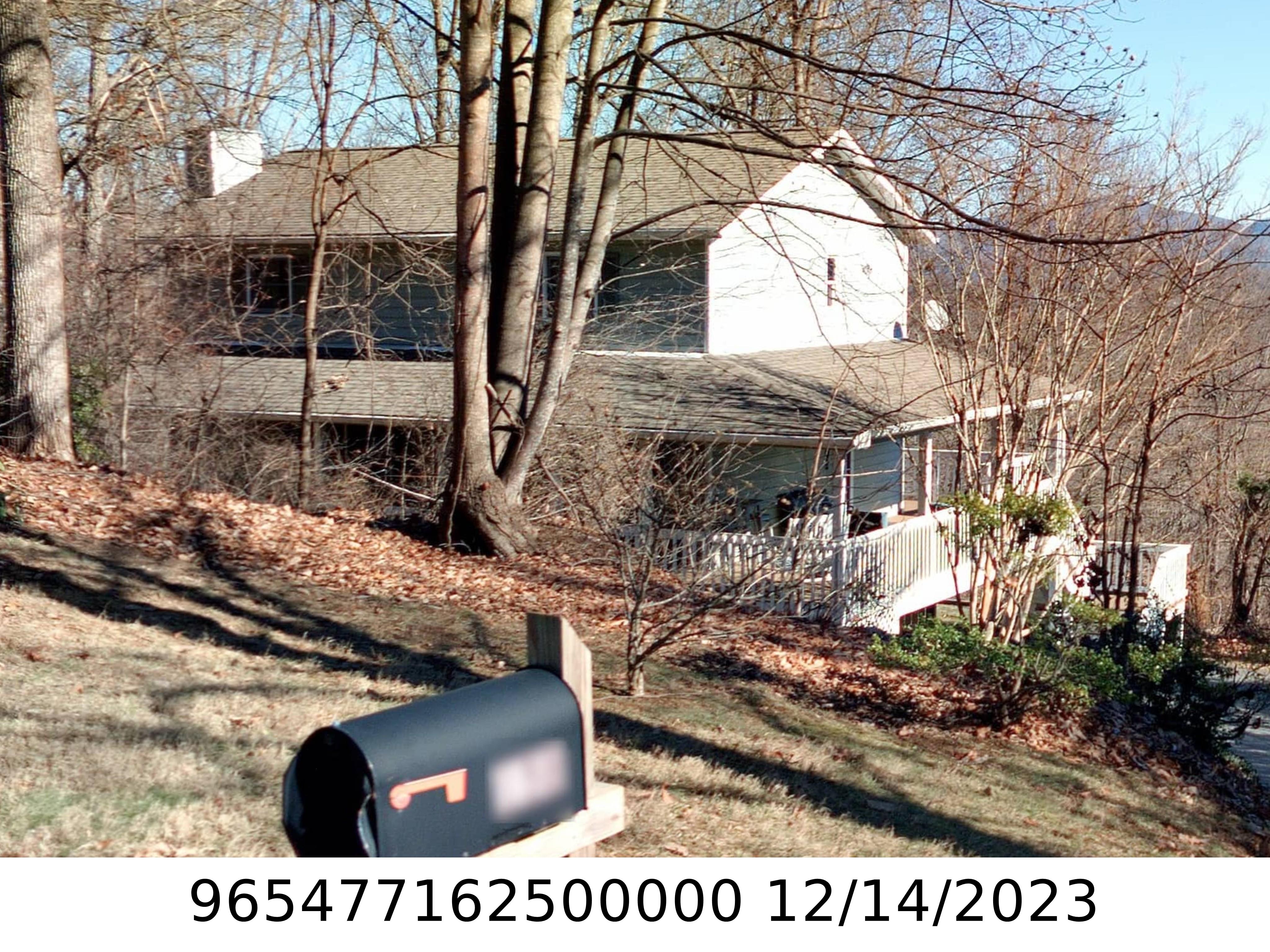 A picture of the property located at 158 MOUNT ROYAL DR, ARDEN NC 28704.