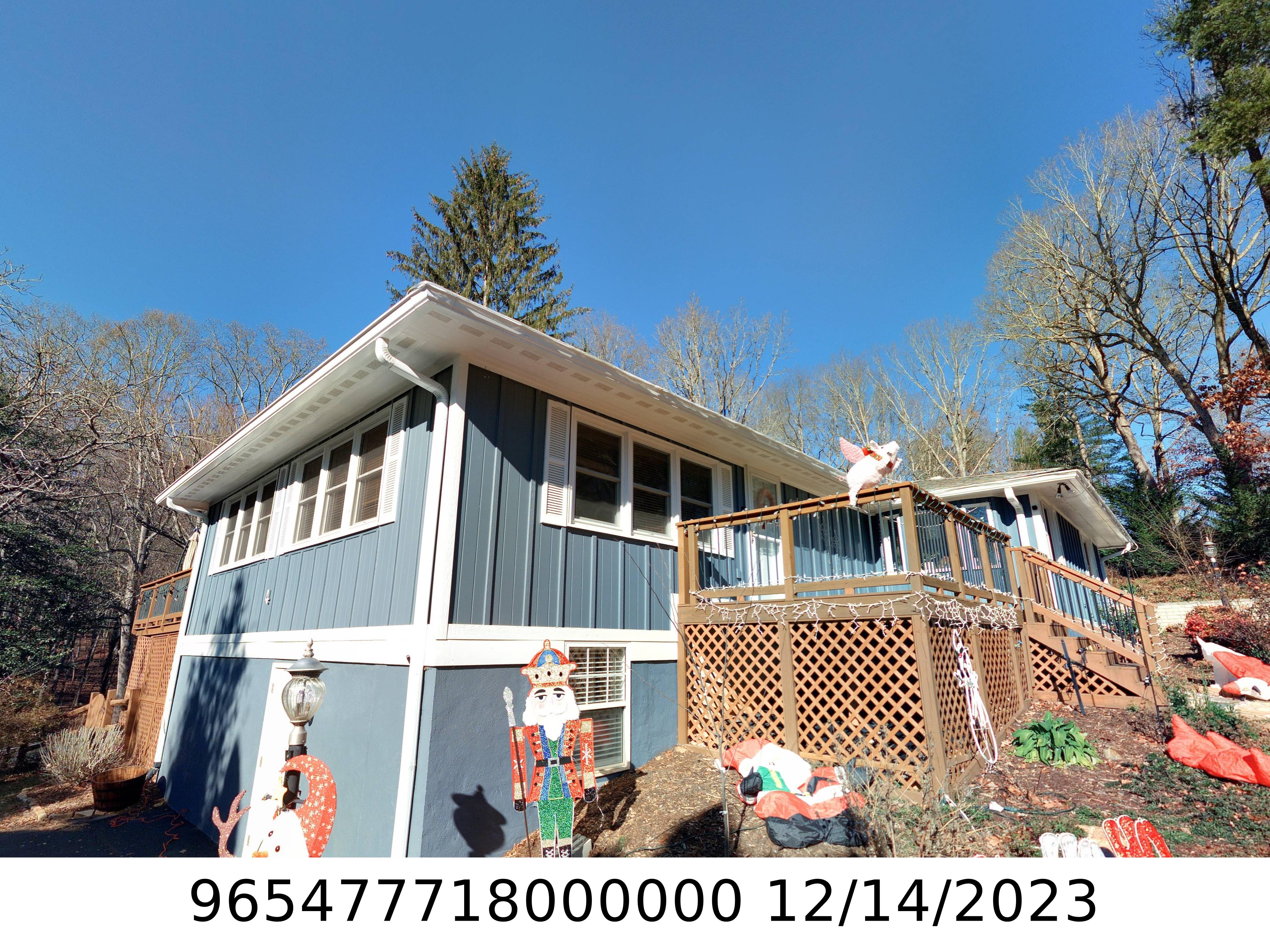 A picture of the property located at 6 WESTON LN, ARDEN NC 28704.