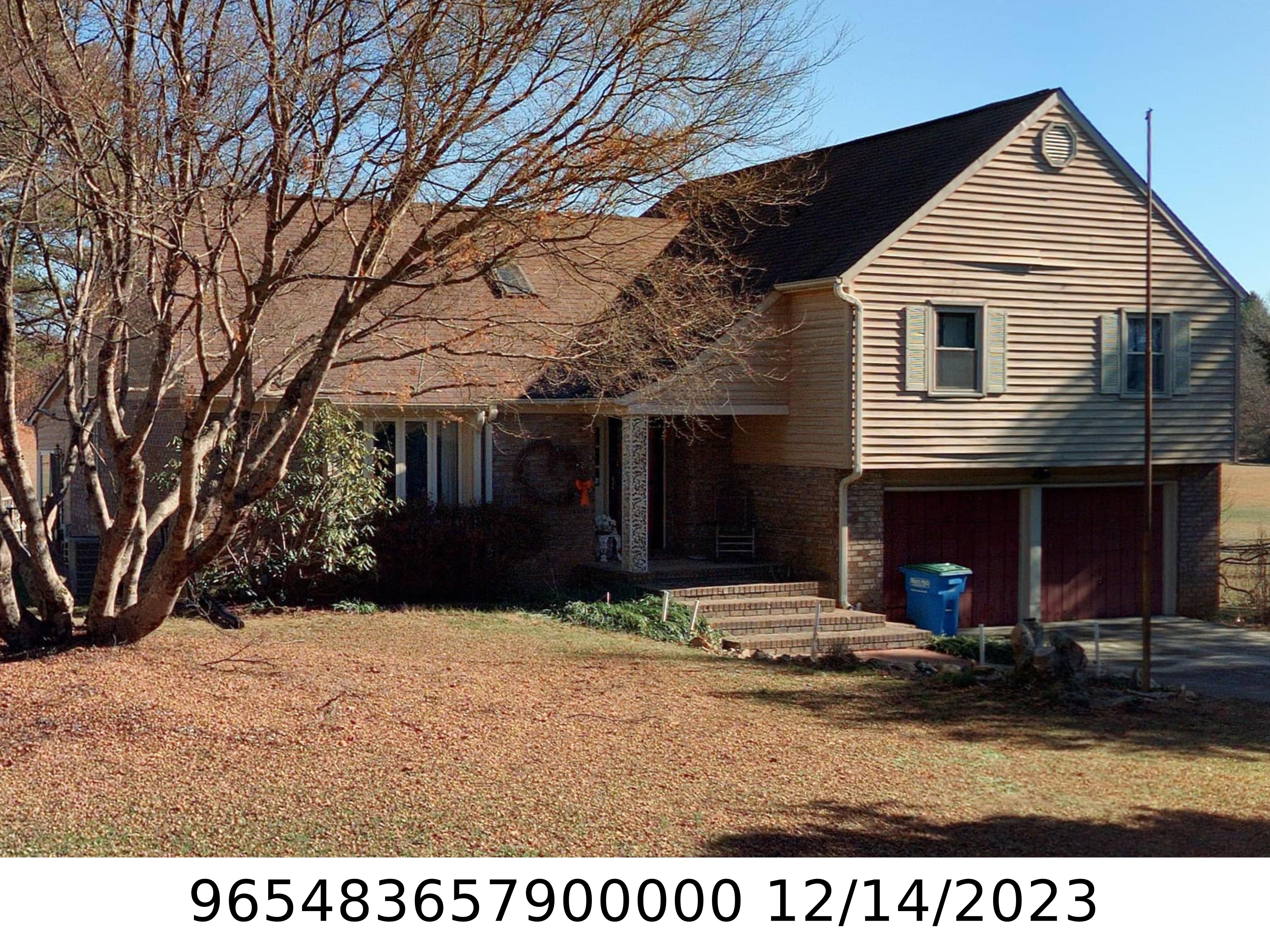 A picture of the property located at 23 FOX HOLLOW CT, ARDEN NC 28704.