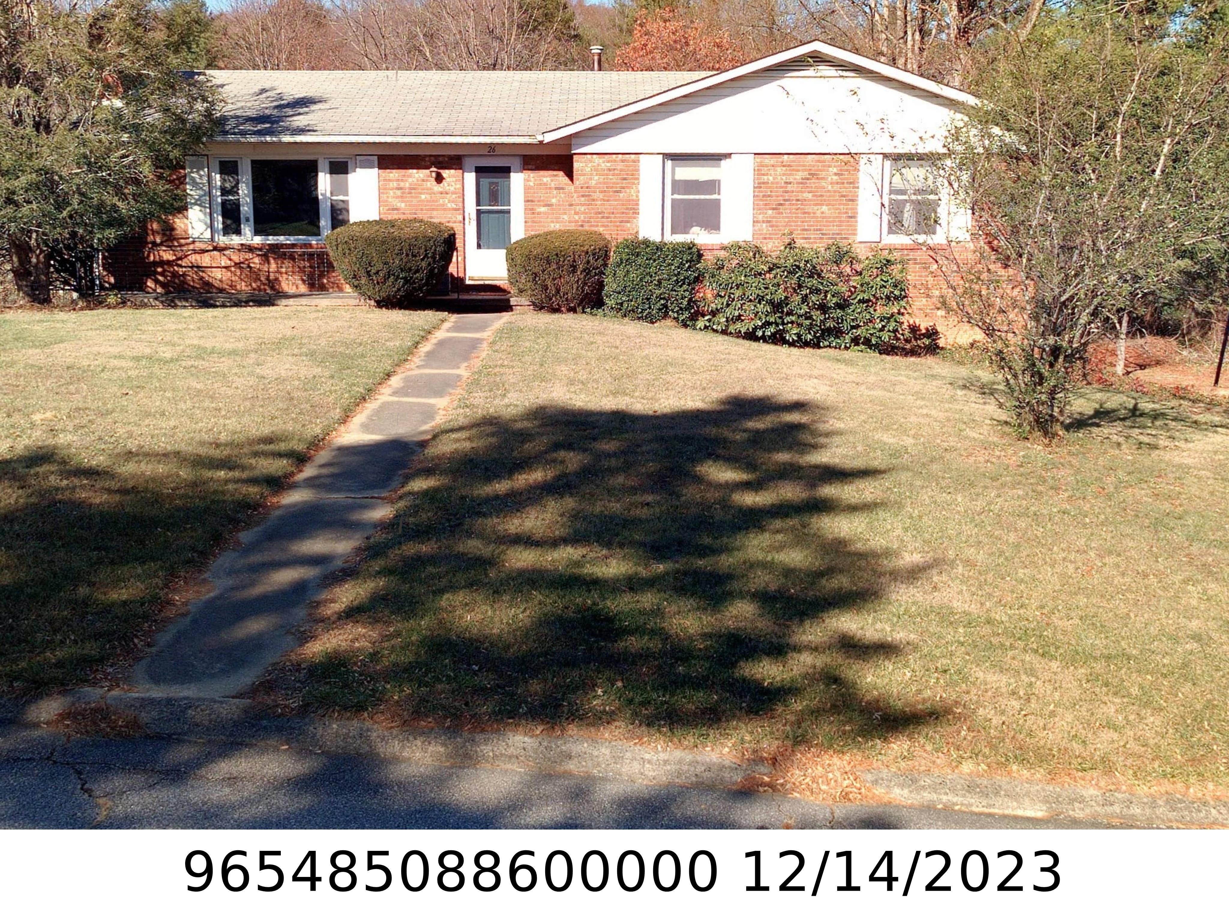 A picture of the property located at 26 OAK LEAF LN, ARDEN NC 28704.