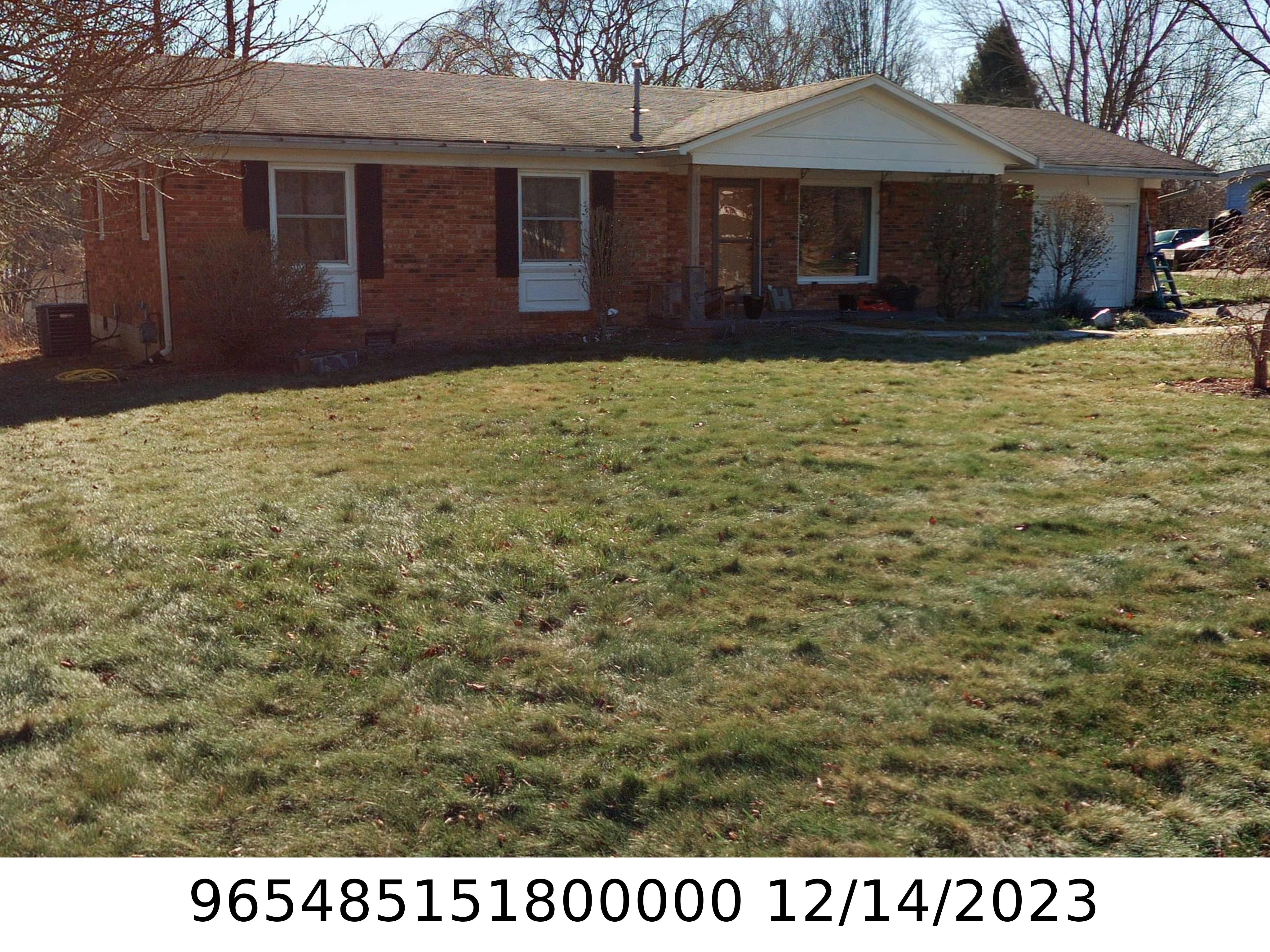 A picture of the property located at 19 OAK LEAF LN, ARDEN NC 28704.