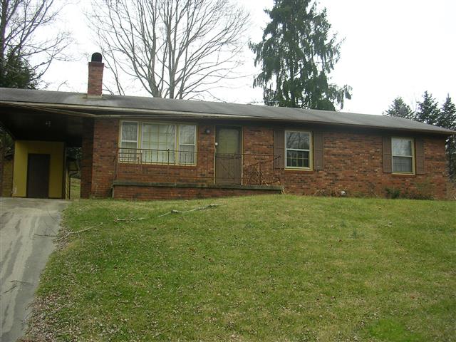 A picture of the property located at 3 SUMMIT DR, ARDEN NC 28704.