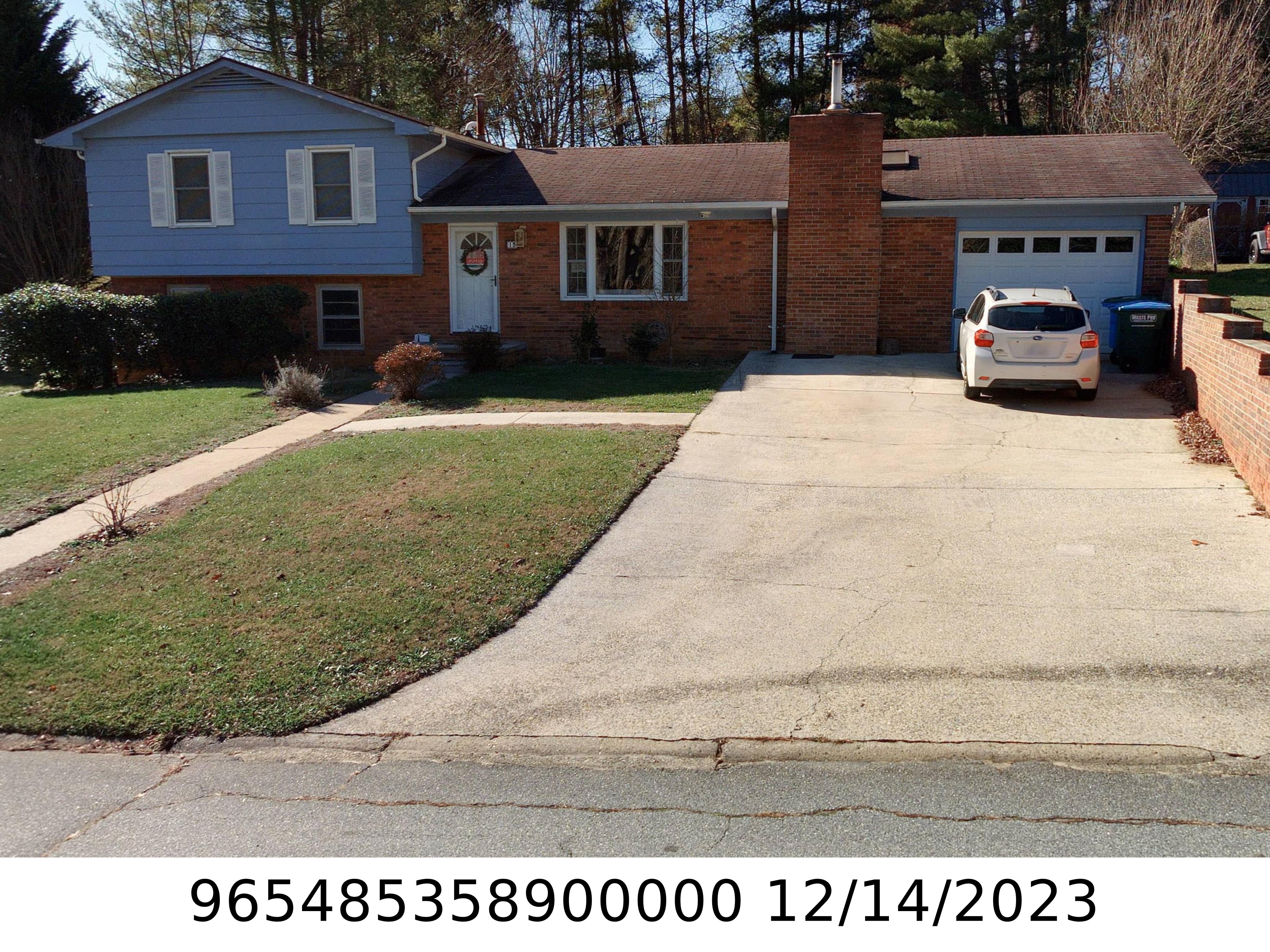 A picture of the property located at 13 SUMMIT DR, ARDEN NC 28704.