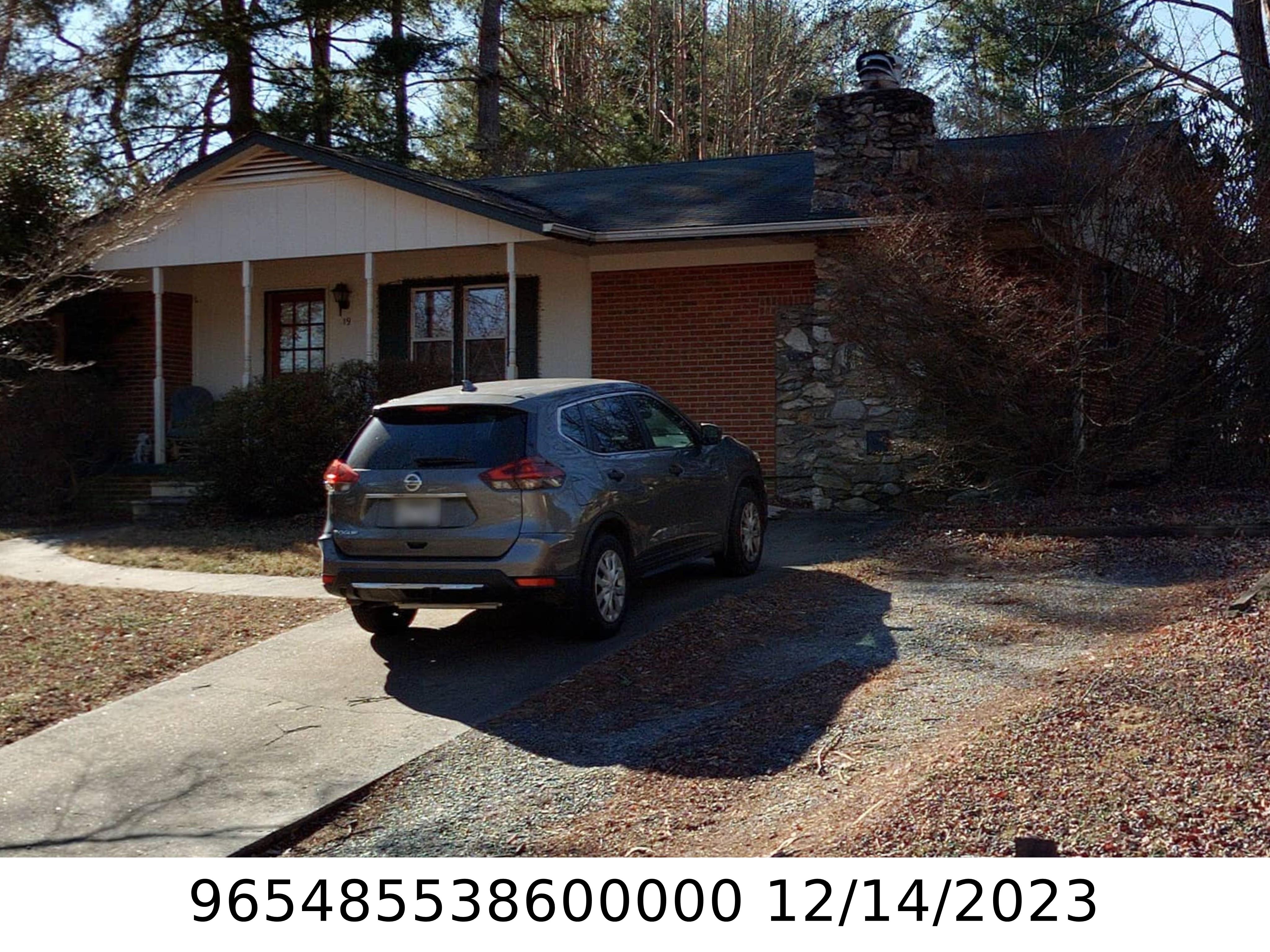 A picture of the property located at 19 SUMMIT DR, ARDEN NC 28704.