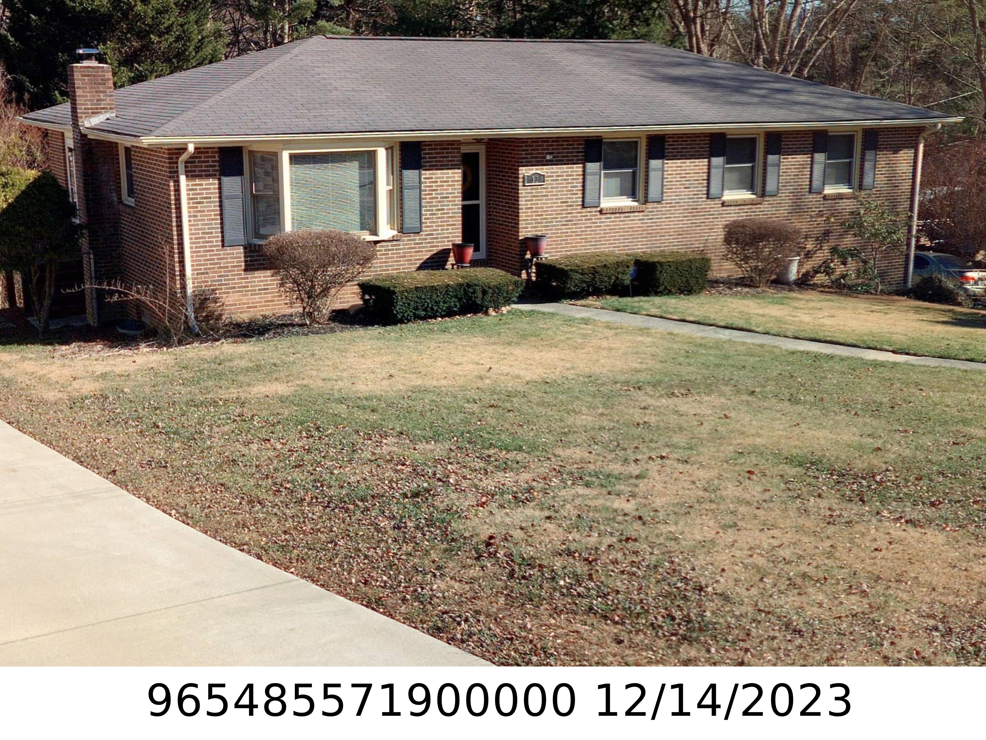 A picture of the property located at 12 SUMMIT DR, ARDEN NC 28704.