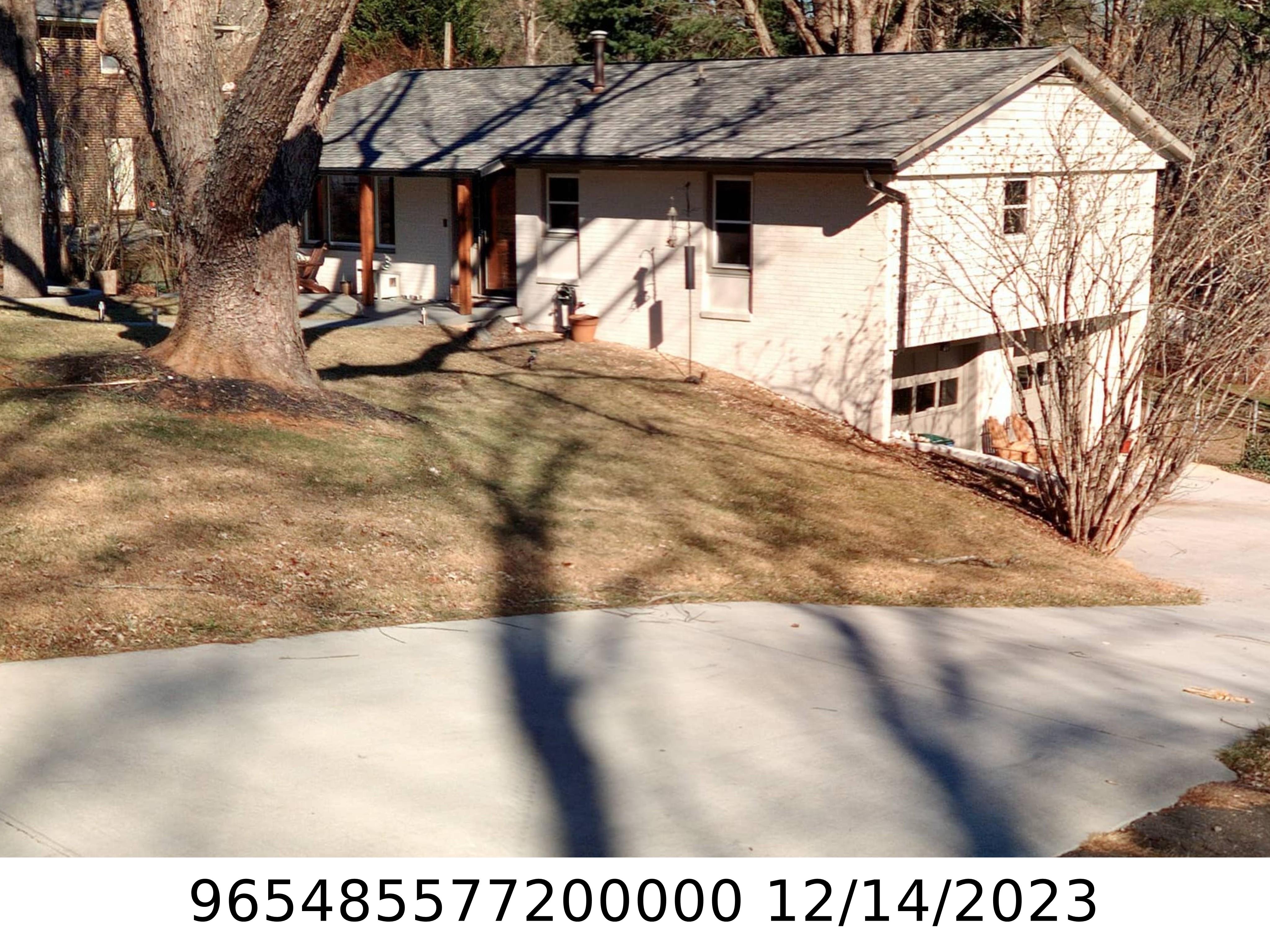 A picture of the property located at 14 SUMMIT DR, ARDEN NC 28704.