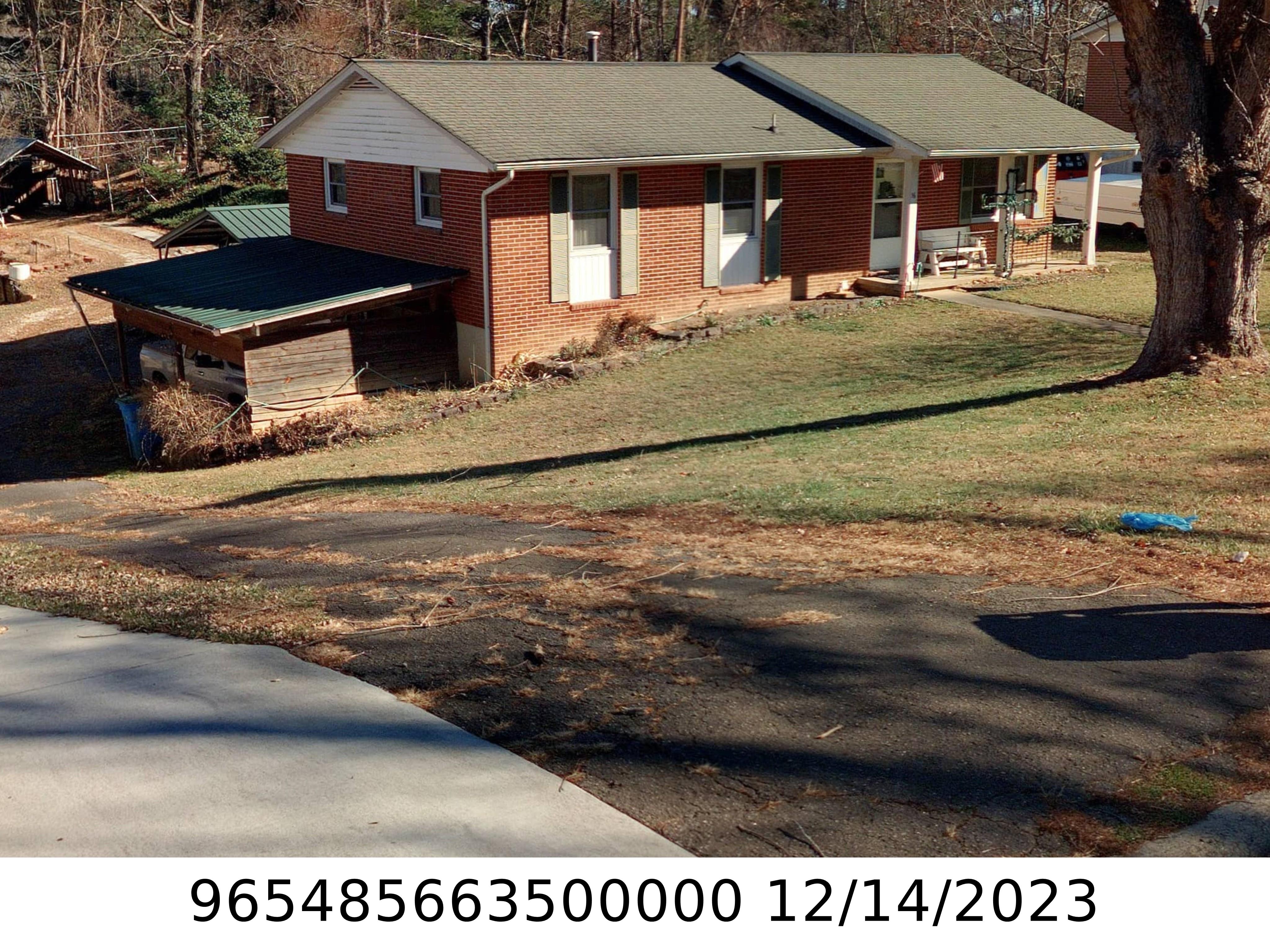 A picture of the property located at 16 SUMMIT DR, ARDEN NC 28704.
