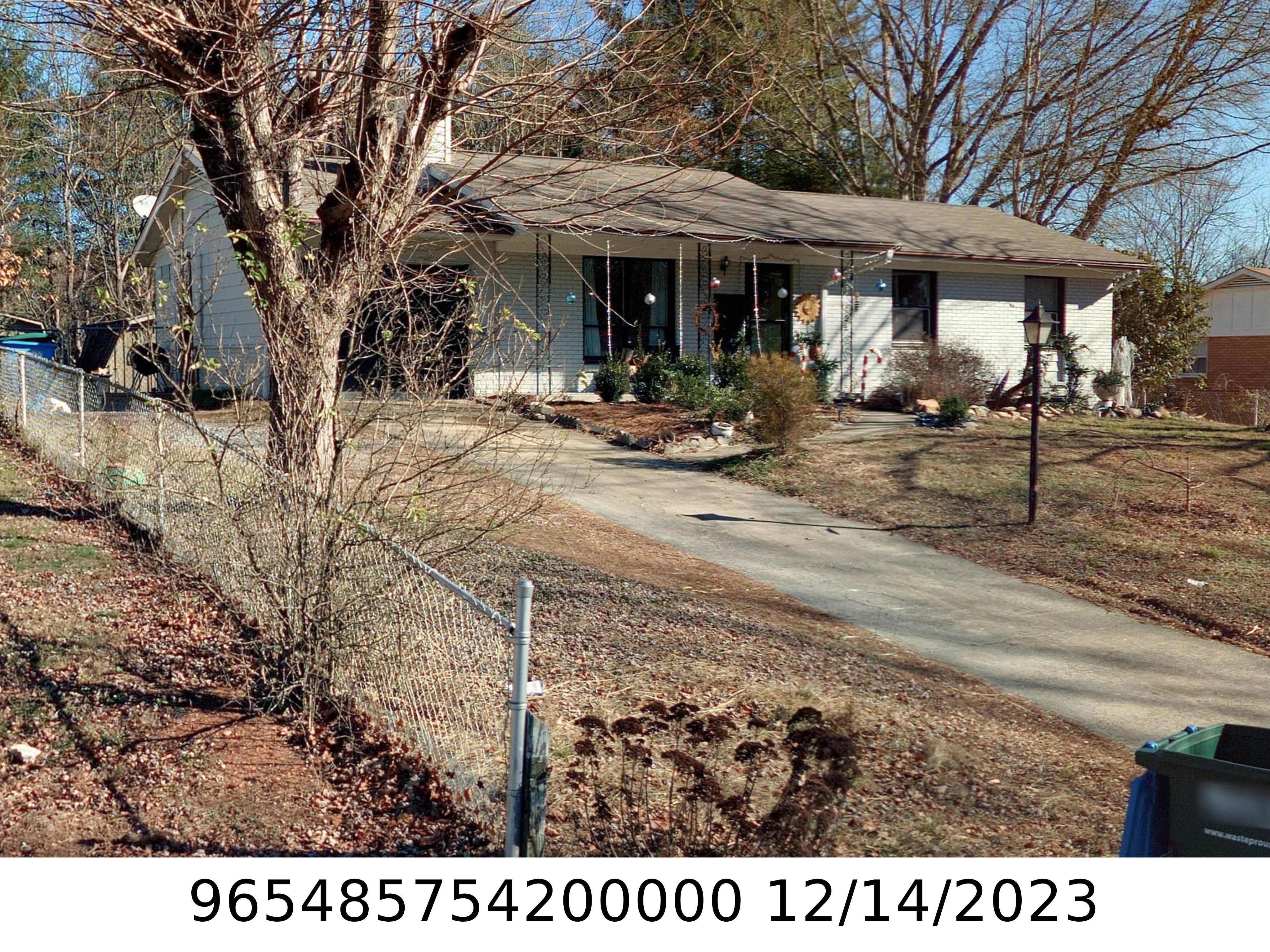 A picture of the property located at 20 SUMMIT DR, ARDEN NC 28704.