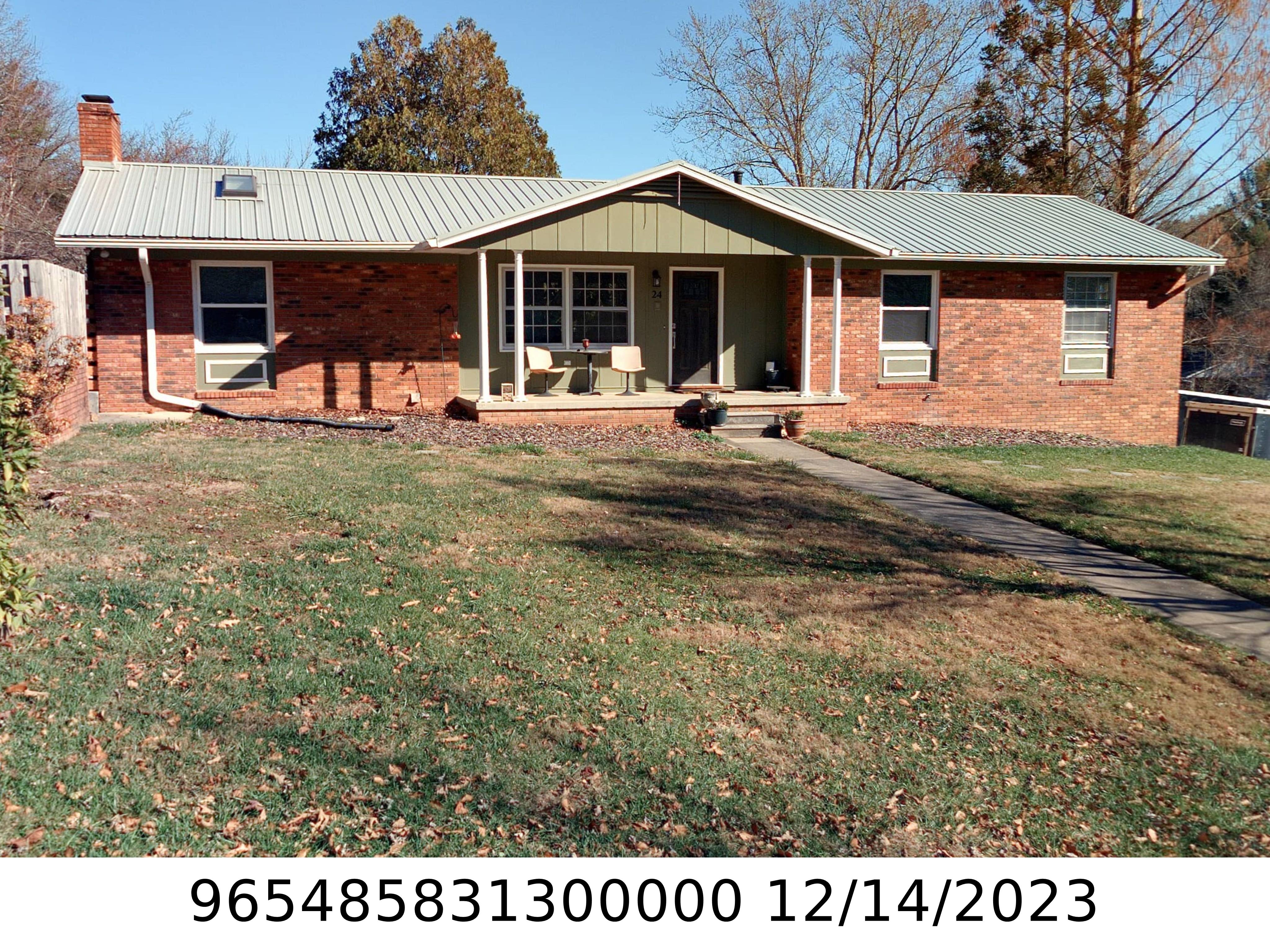 A picture of the property located at 24 SUMMIT DR, ARDEN NC 28704.