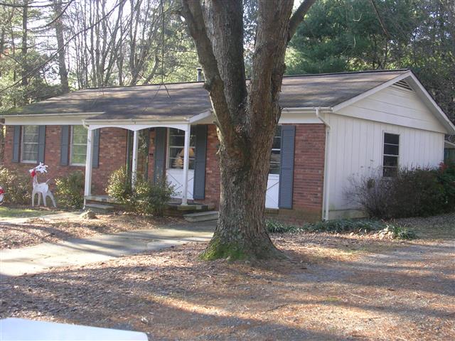 A picture of the property located at 1 PINEHURST CIR, ARDEN NC 28704.