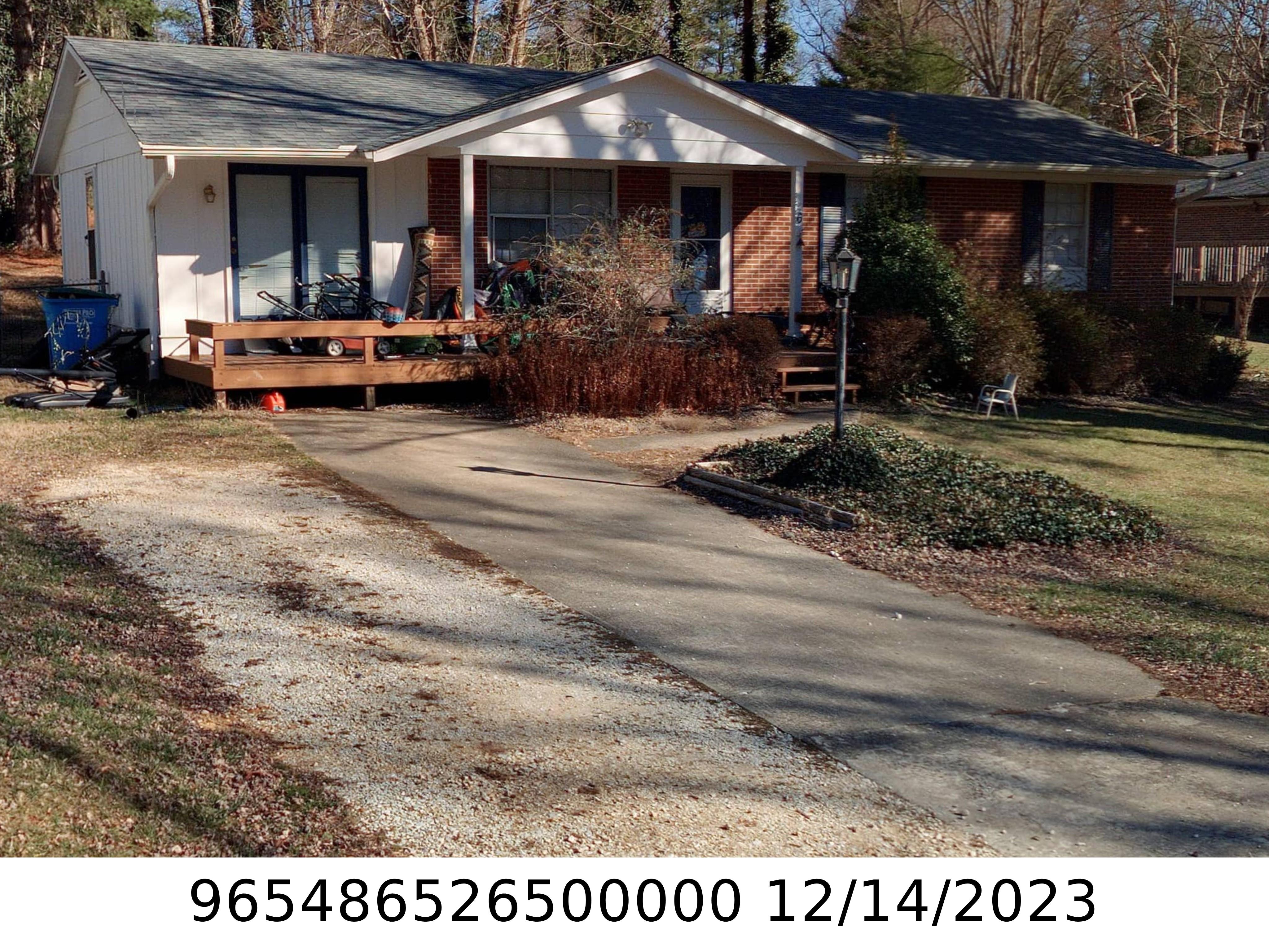 A picture of the property located at 6 PINEHURST CIR, ARDEN NC 28704.