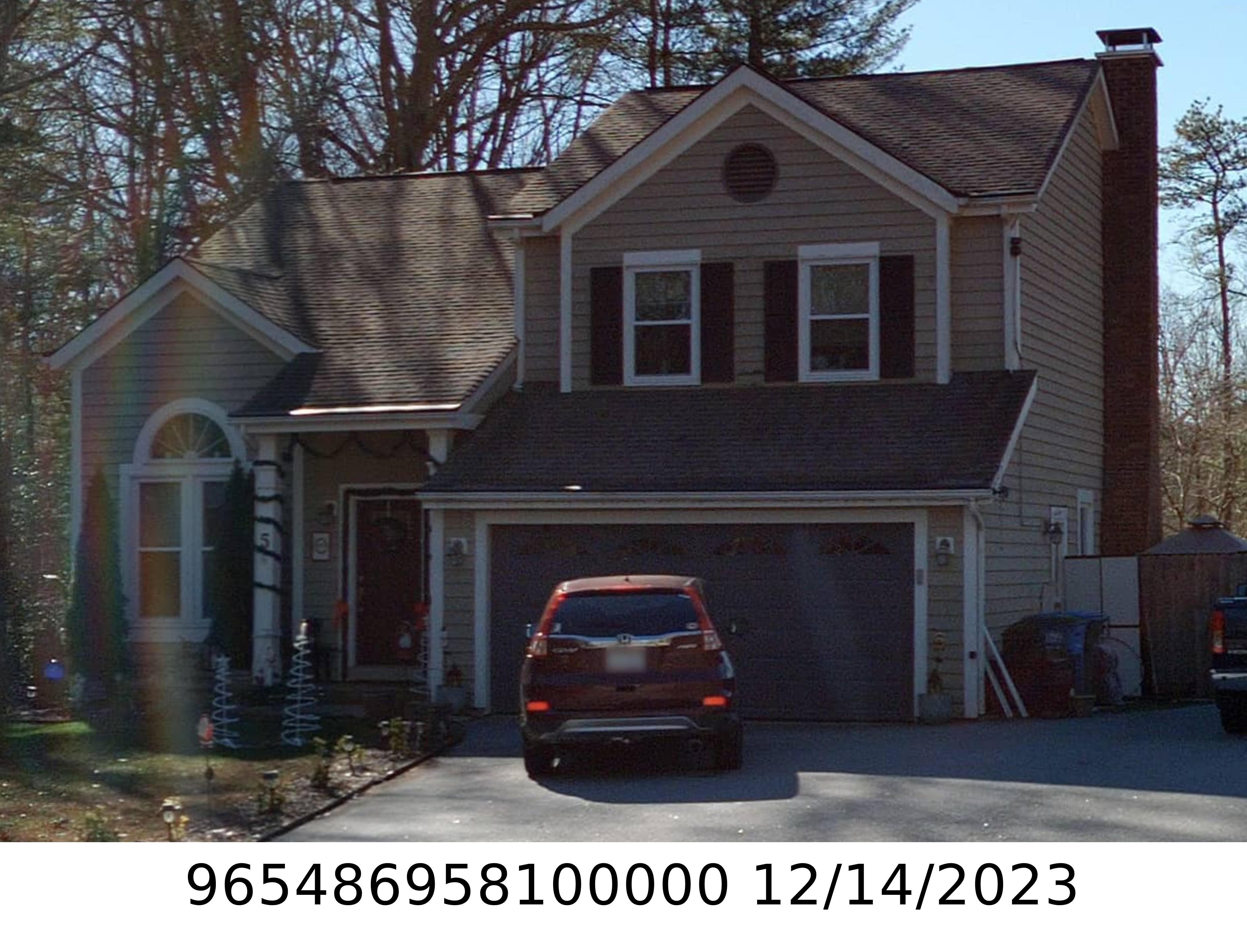 A picture of the property located at 5 GLEN CREST DR, ARDEN NC 28704.