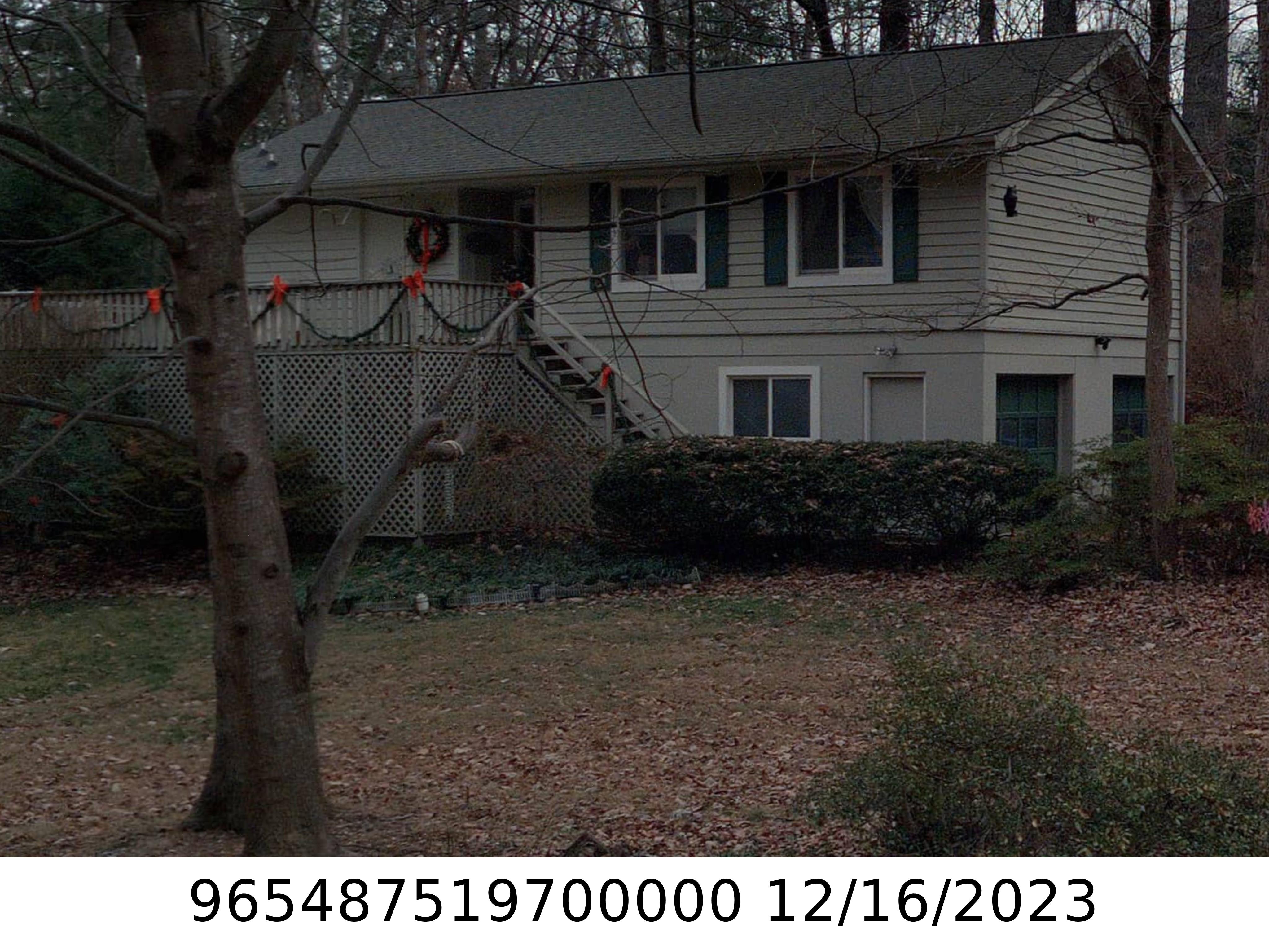 A picture of the property located at 9 MUIRFIELD DR, ARDEN NC 28704.