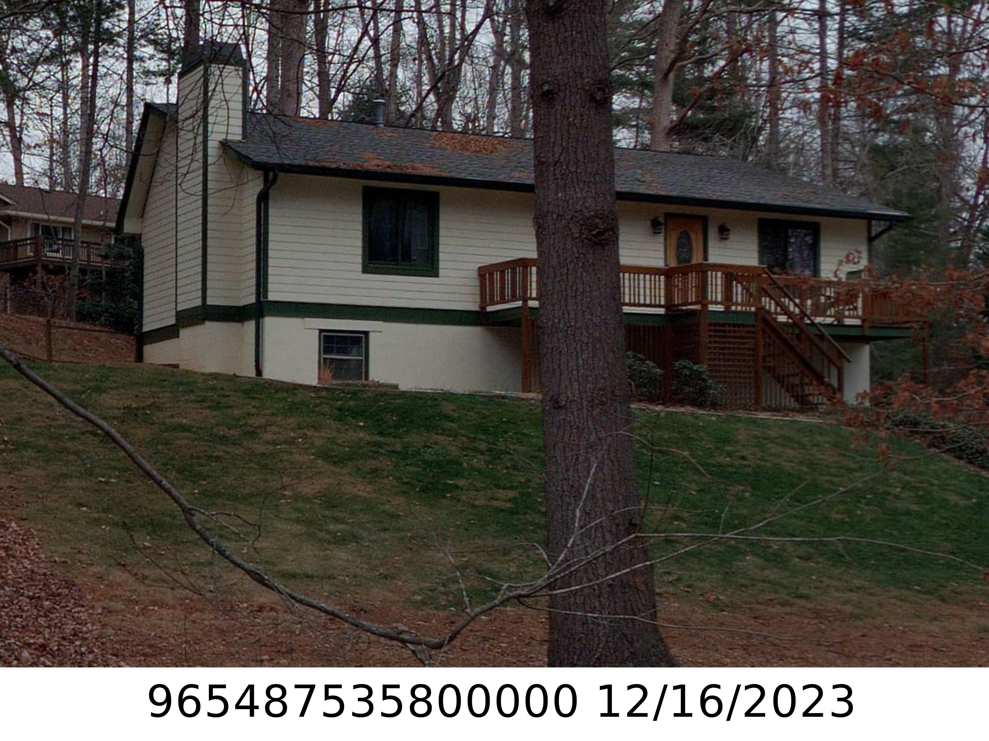 A picture of the property located at 12 MUIRFIELD DR, ARDEN NC 28704.