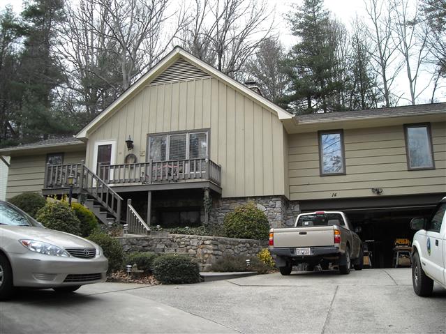 A picture of the property located at 14 MUIRFIELD DR, ARDEN NC 28704.