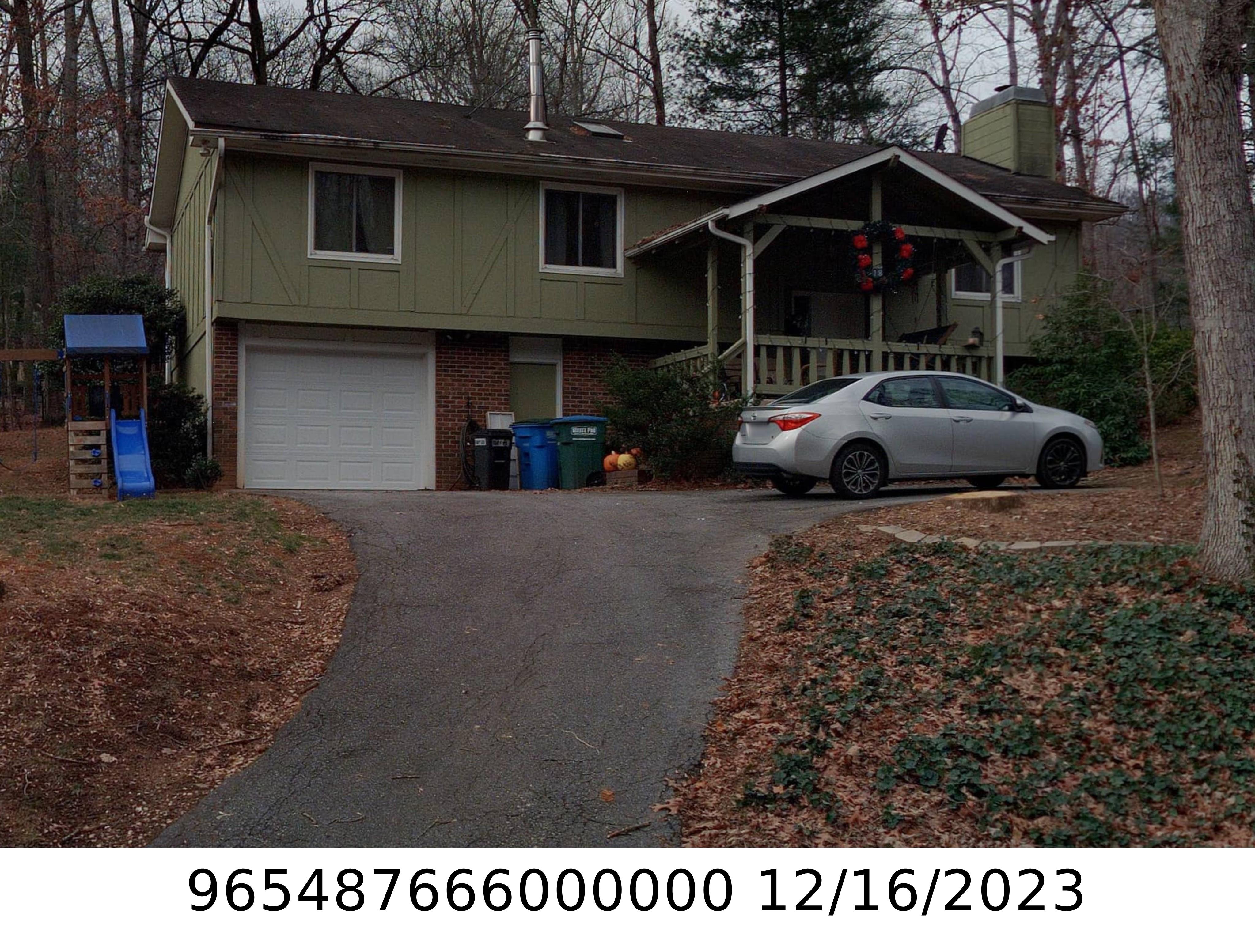 A picture of the property located at 18 MUIRFIELD DR, ARDEN NC 28704.