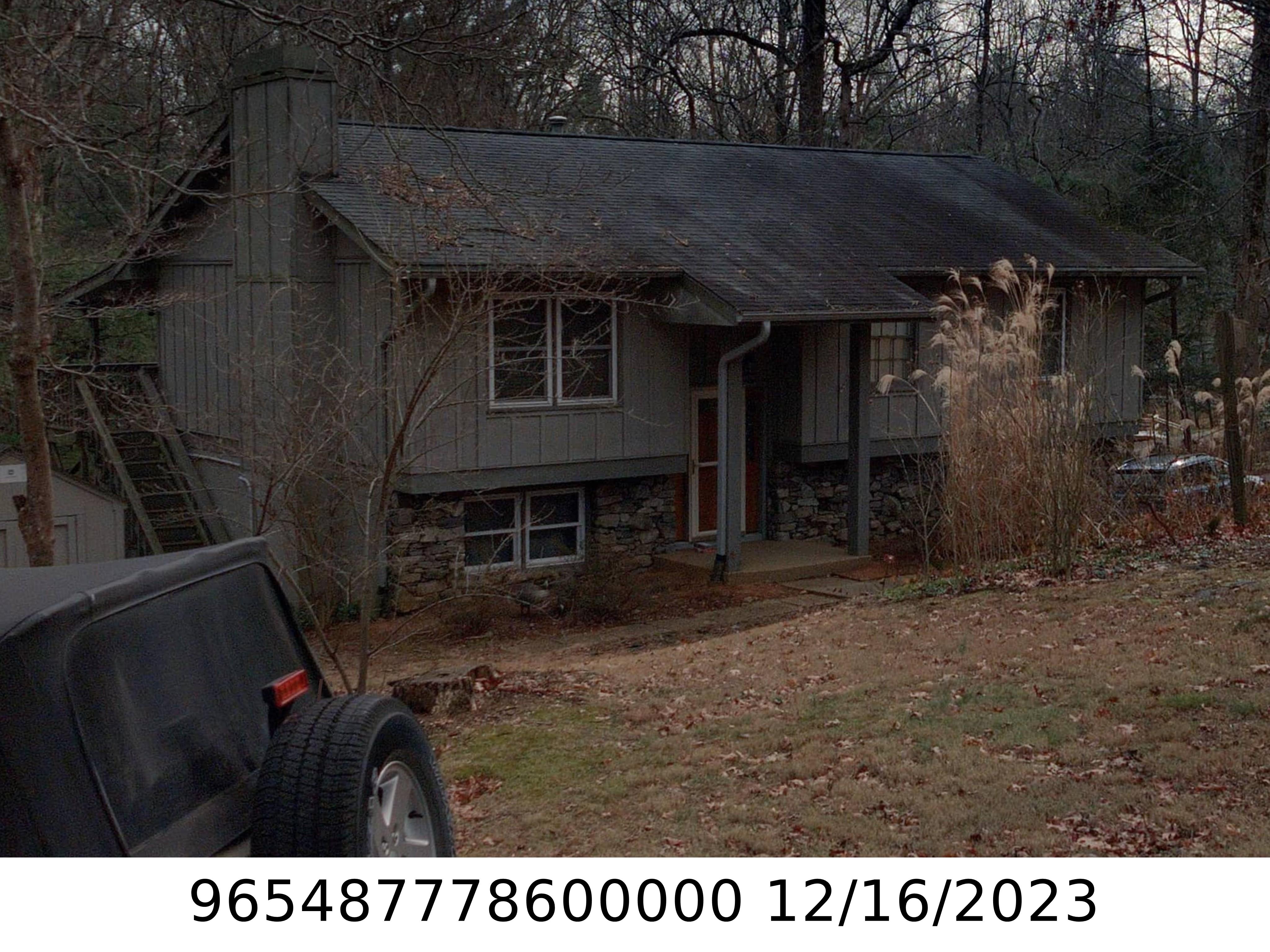 A picture of the property located at 21 MUIRFIELD DR, ARDEN NC 28704.