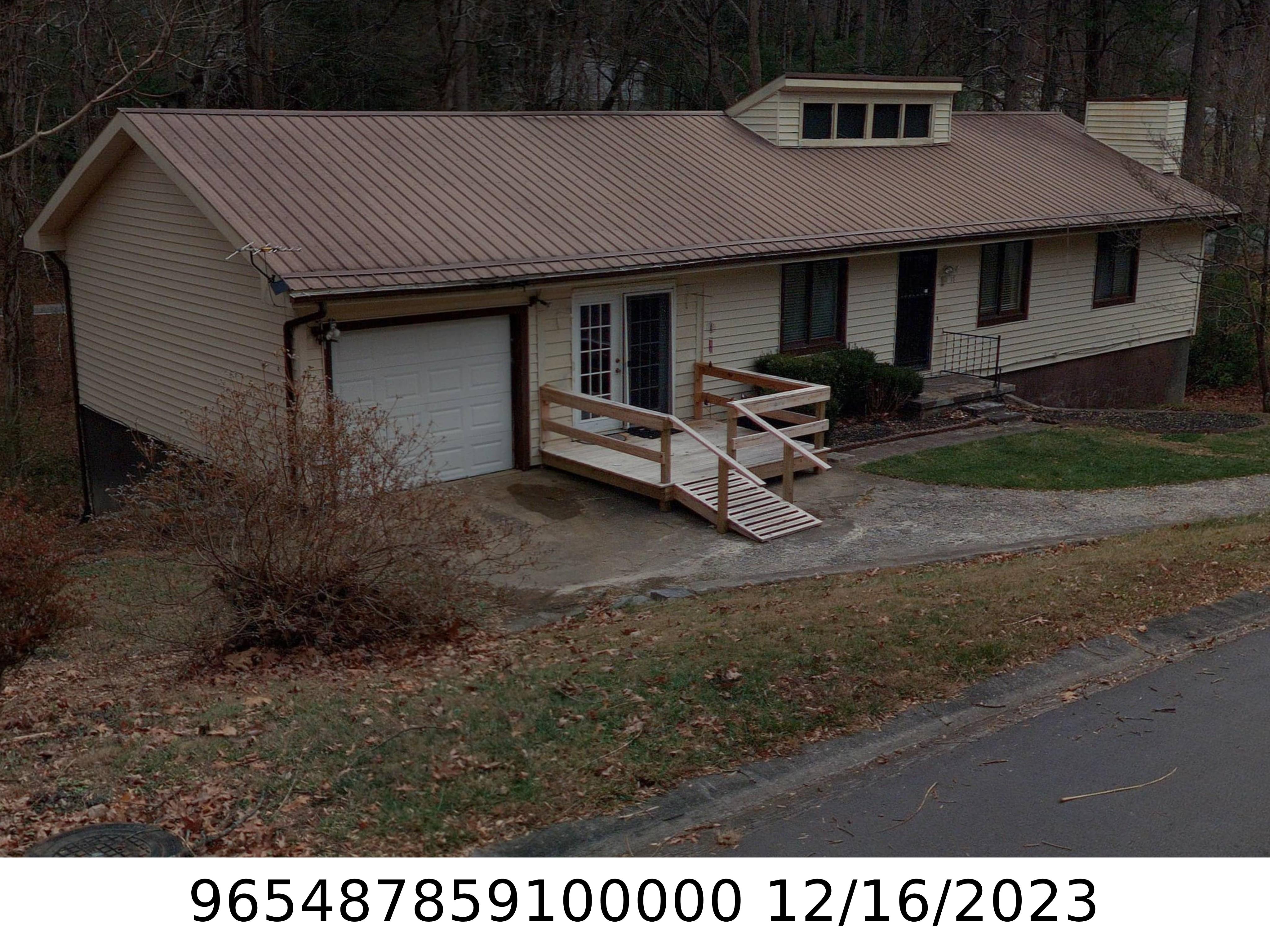 A picture of the property located at 17 MUIRFIELD DR, ARDEN NC 28704.