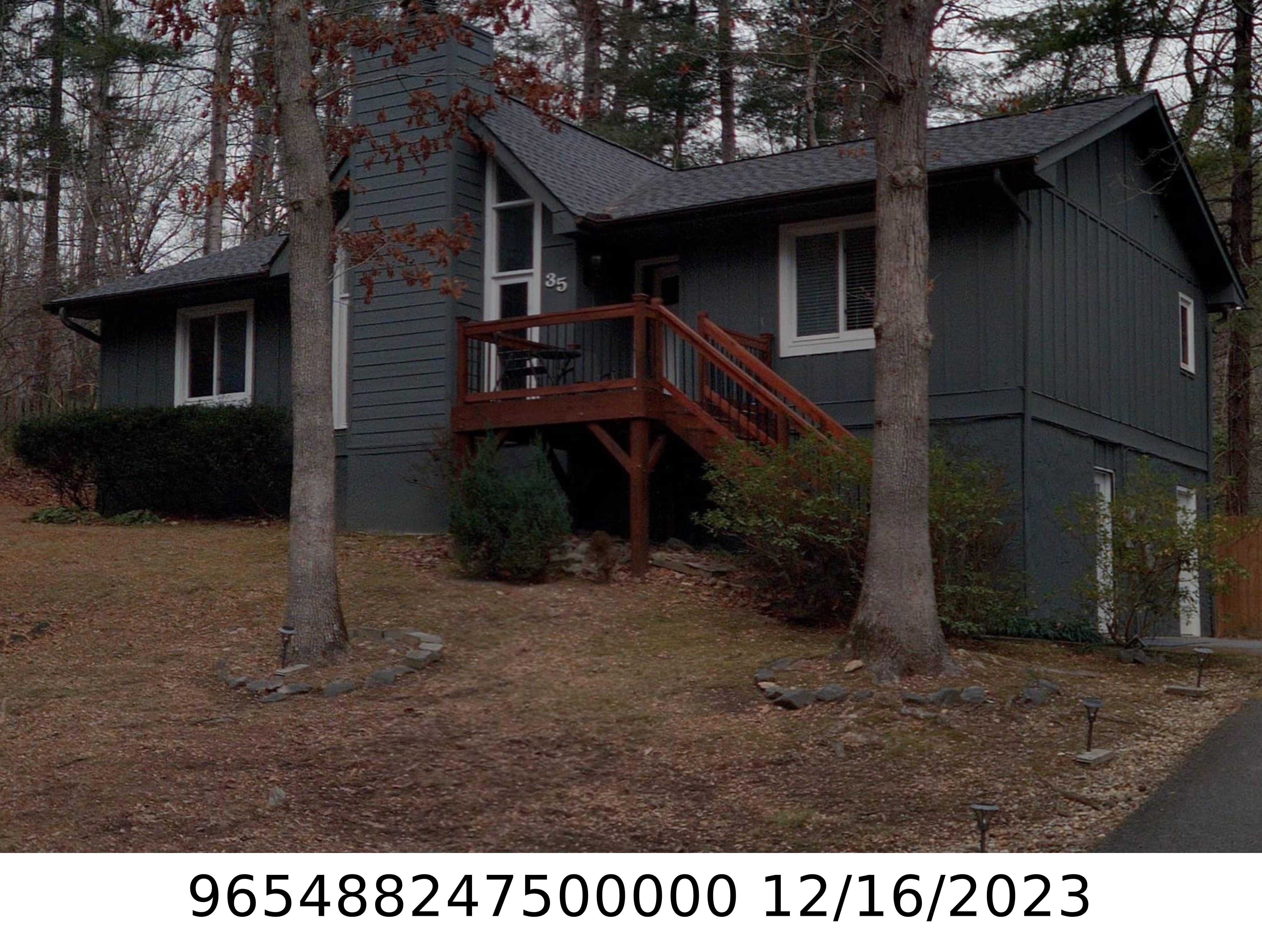 A picture of the property located at 35 MUIRFIELD DR, ARDEN NC 28704.