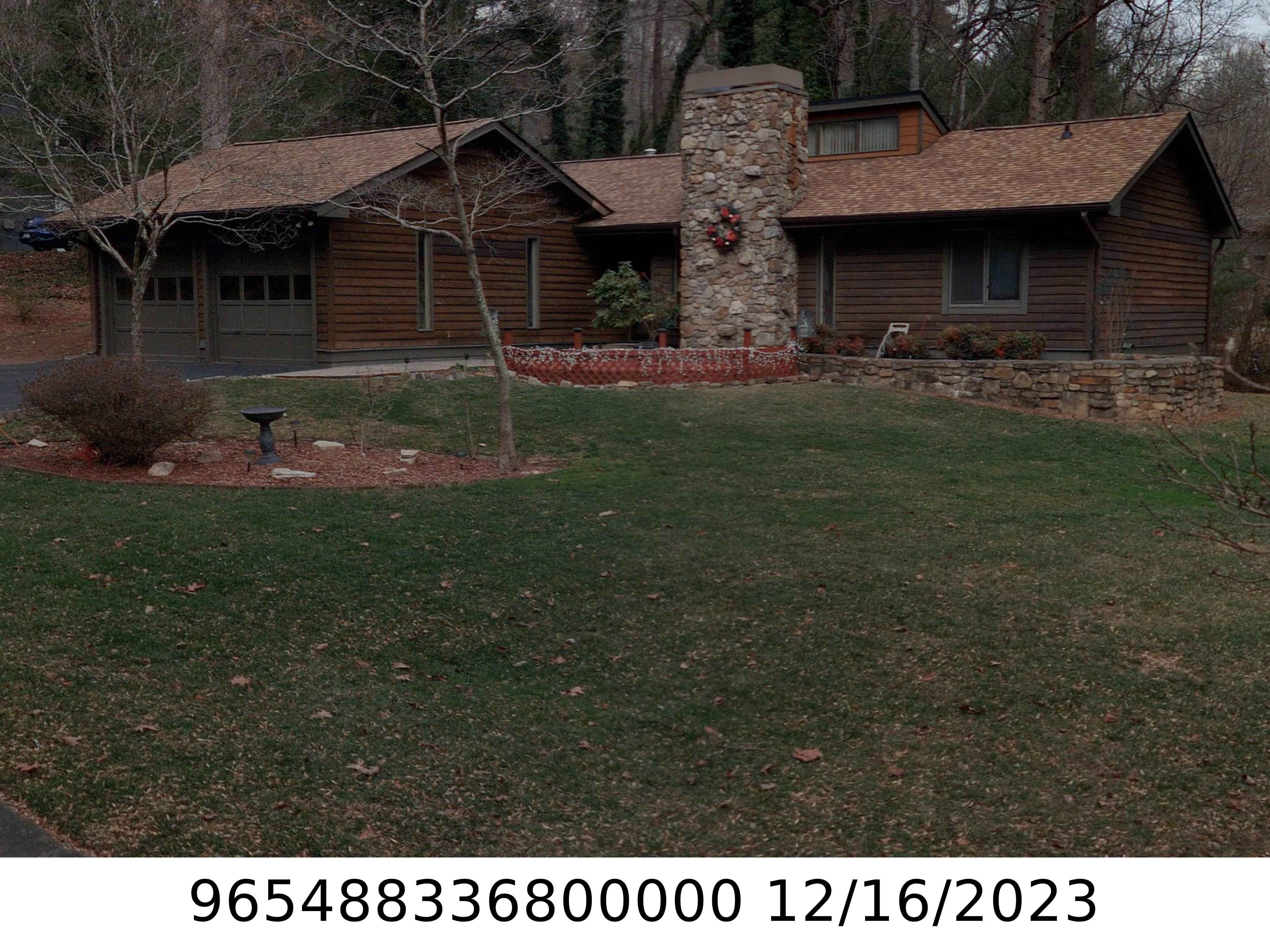 A picture of the property located at 33 MUIRFIELD DR, ARDEN NC 28704.