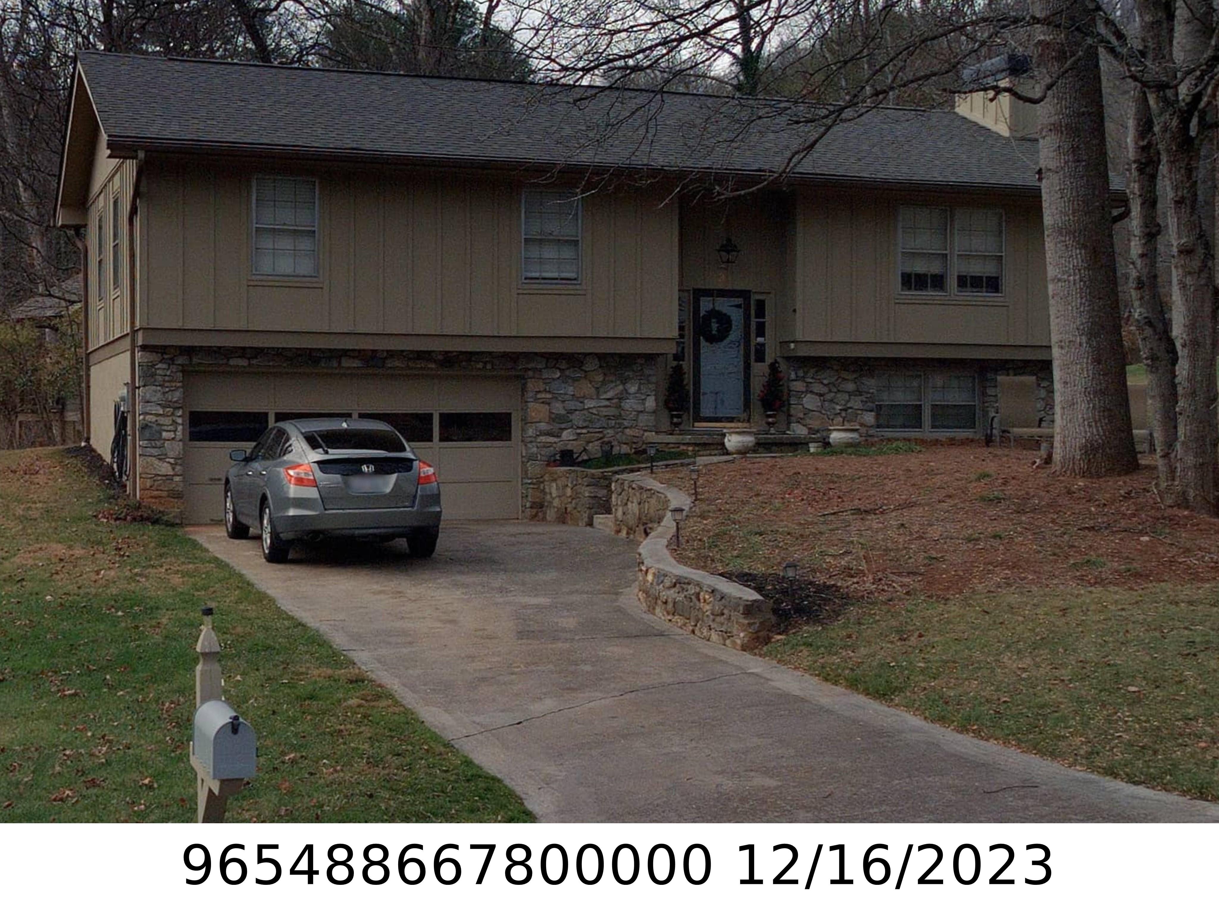 A picture of the property located at 3 FOREST RIDGE DR, ARDEN NC 28704.