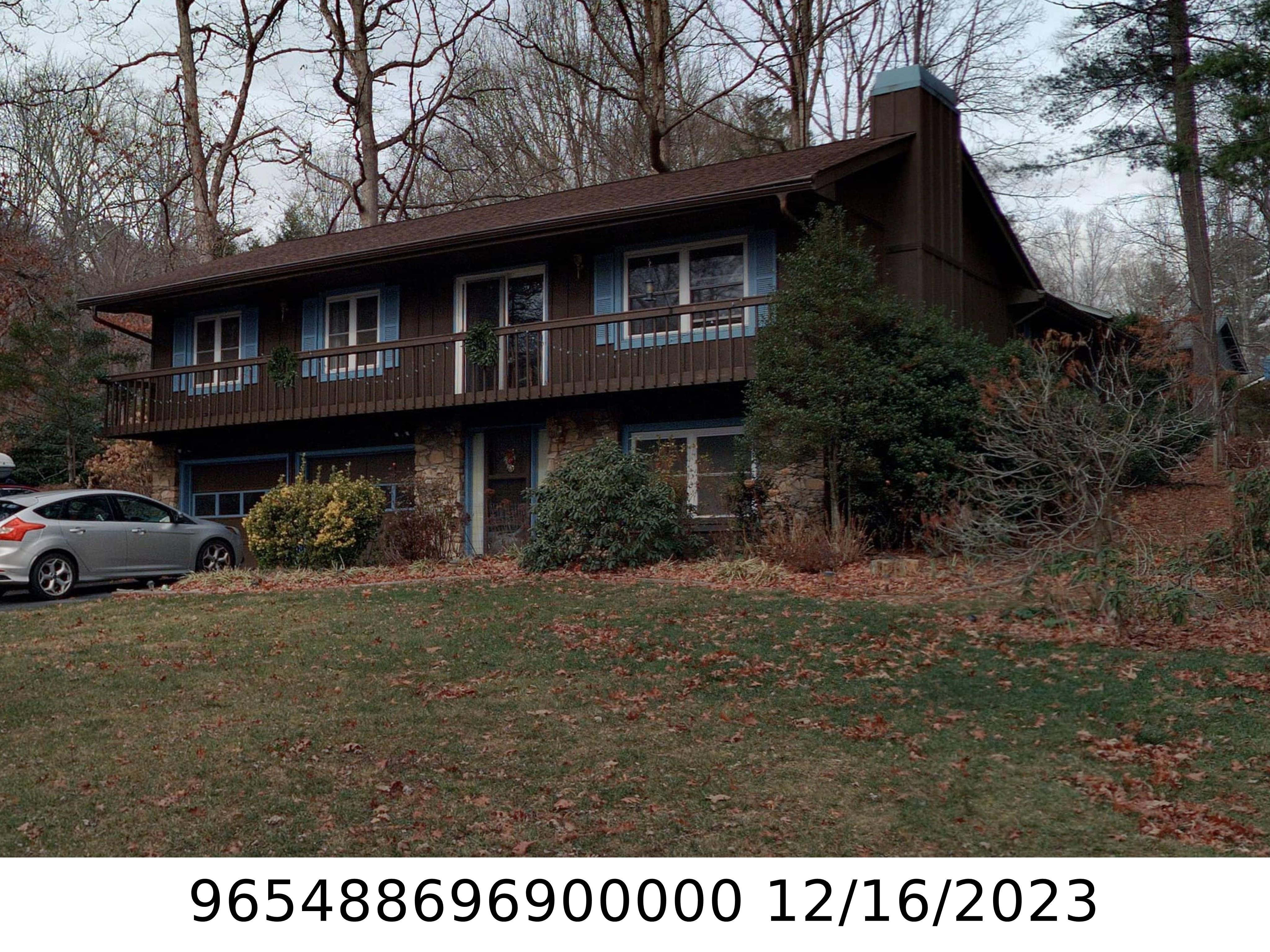 A picture of the property located at 10 FOREST RIDGE DR, ARDEN NC 28704.