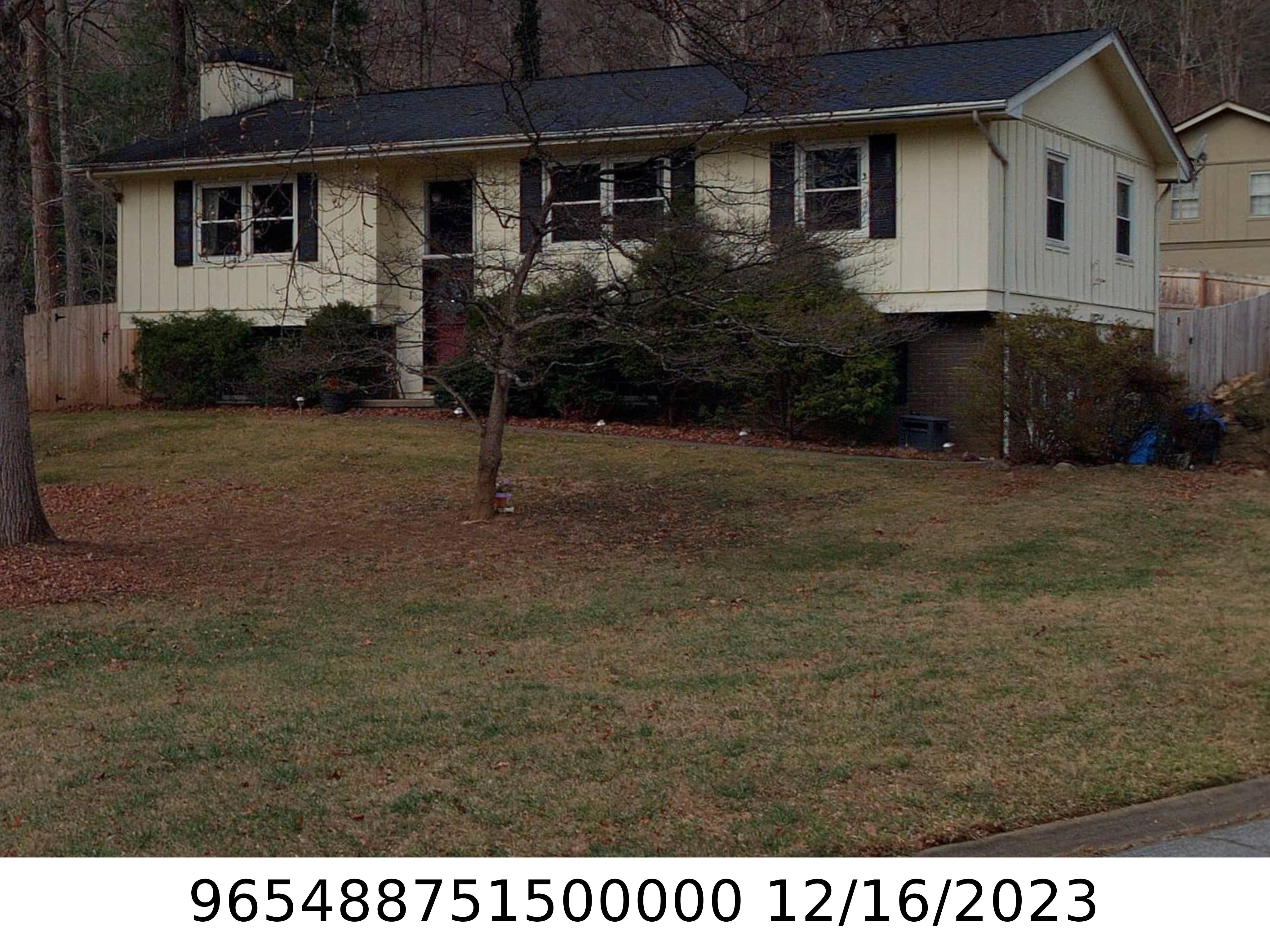 A picture of the property located at 1 FOREST RIDGE DR, ARDEN NC 28704.