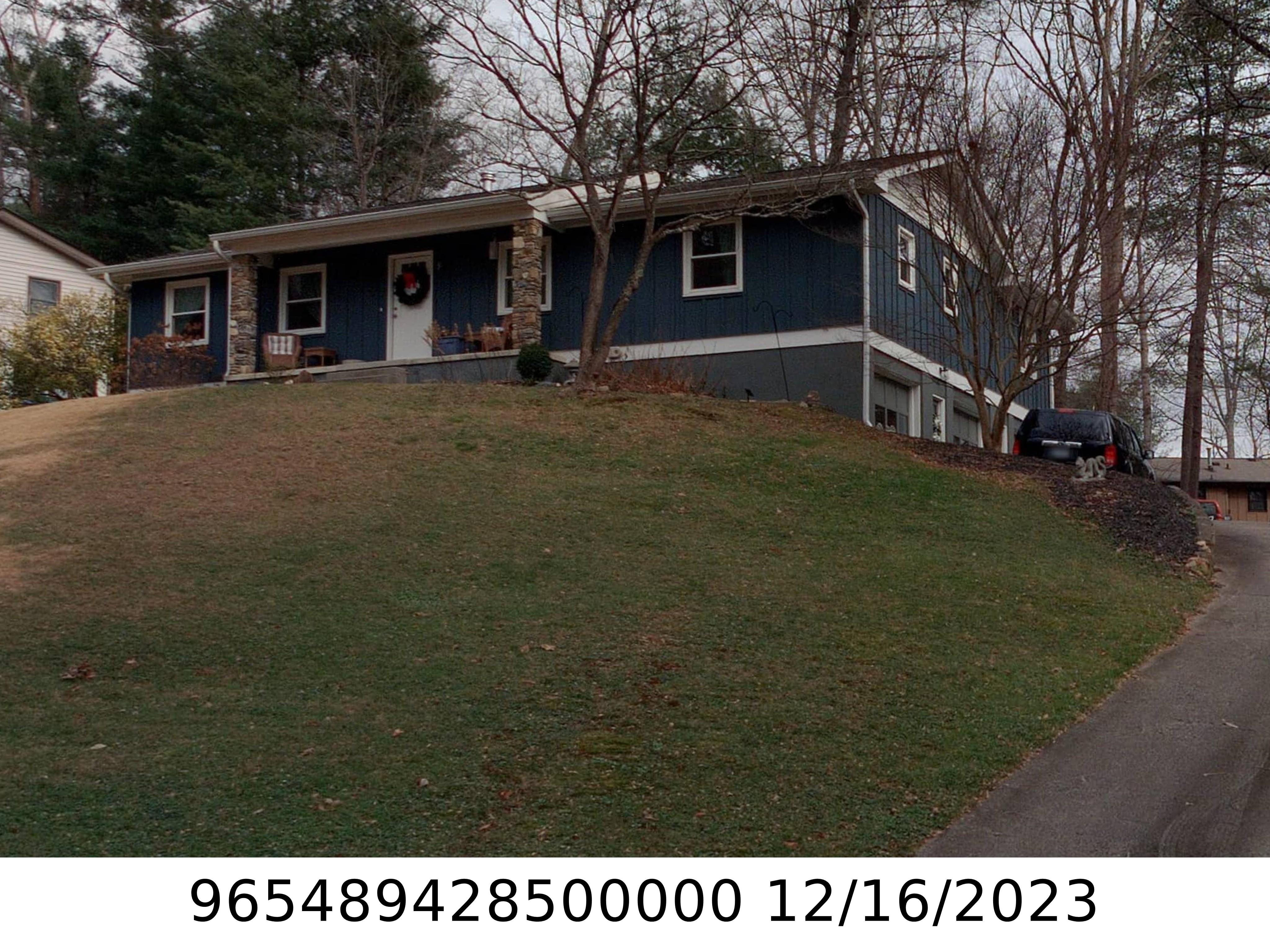 A picture of the property located at 16 FOREST RIDGE DR, ARDEN NC 28704.