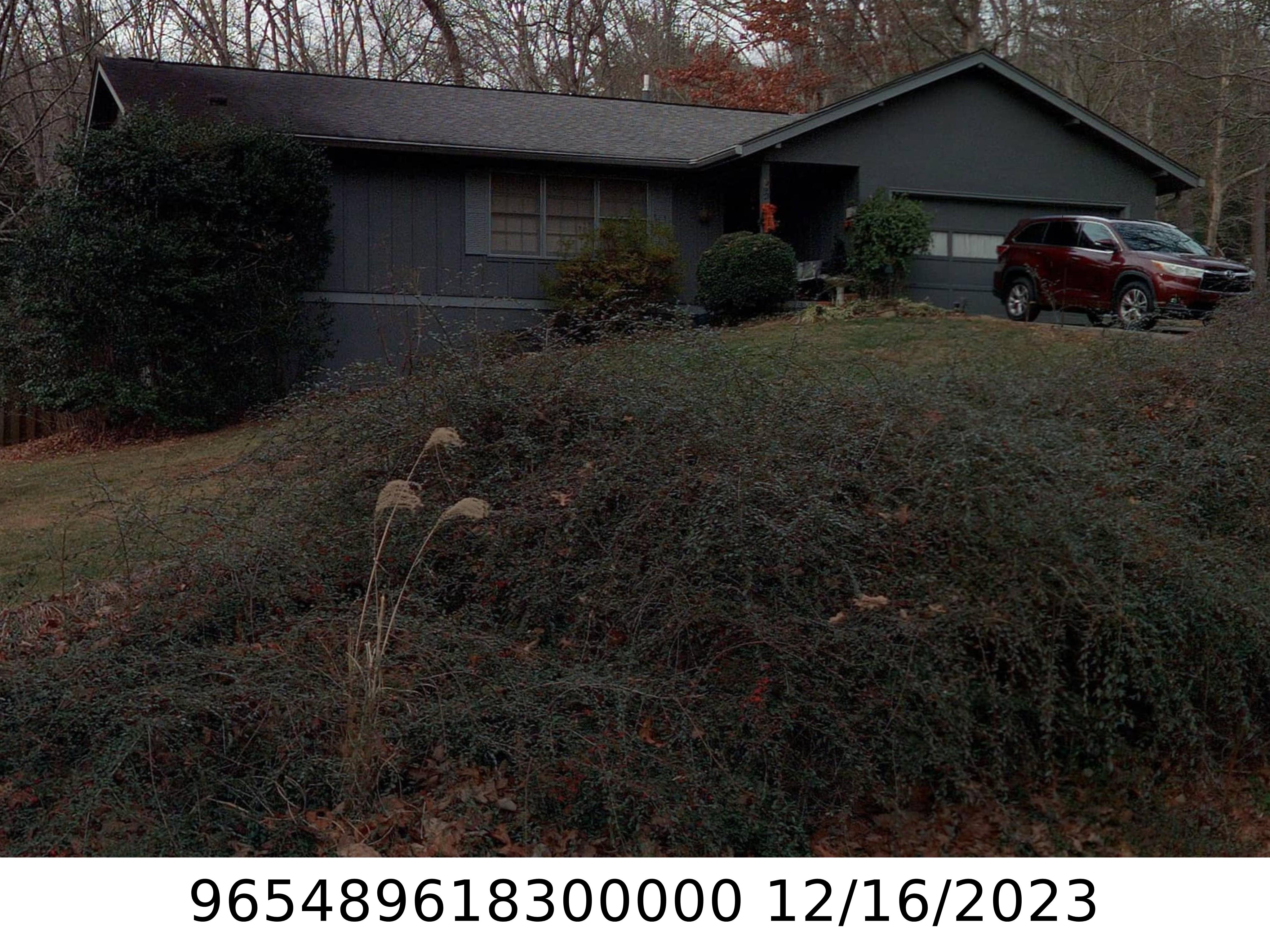 A picture of the property located at 5 CRESTBROOK DR, ARDEN NC 28704.