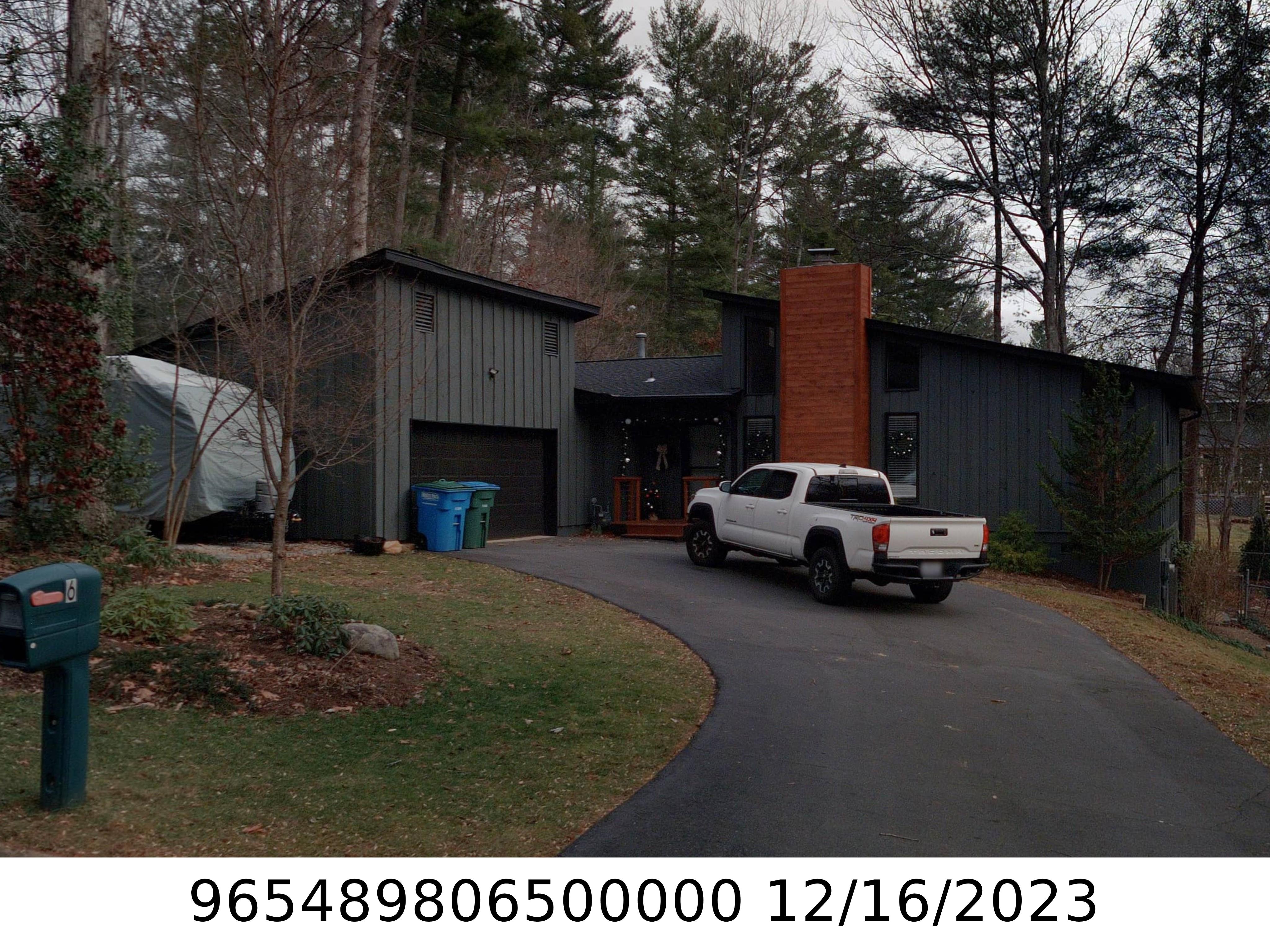 A picture of the property located at 6 CRESTBROOK DR, ARDEN NC 28704.