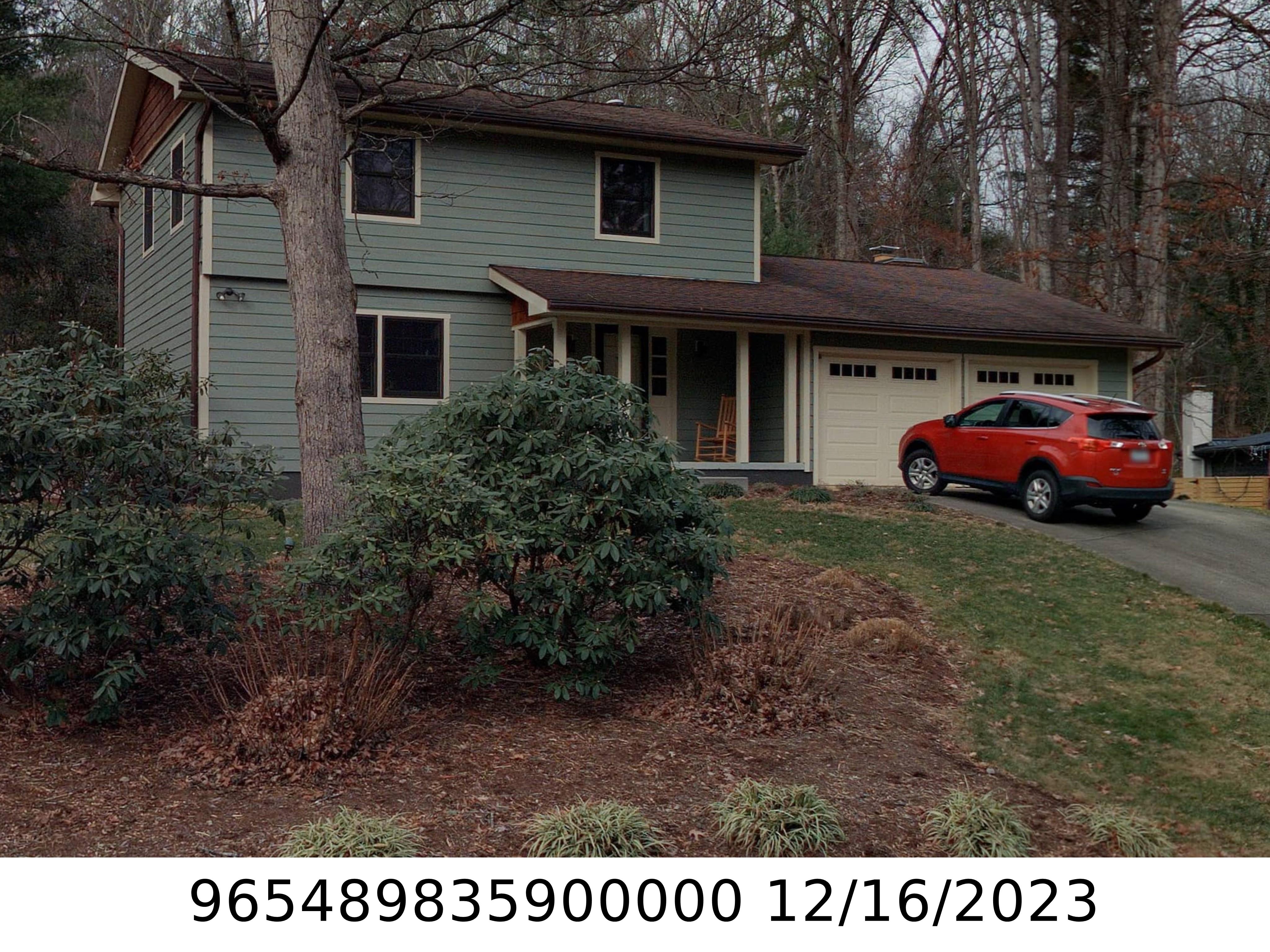A picture of the property located at 9 CRESTBROOK DR, ARDEN NC 28704.