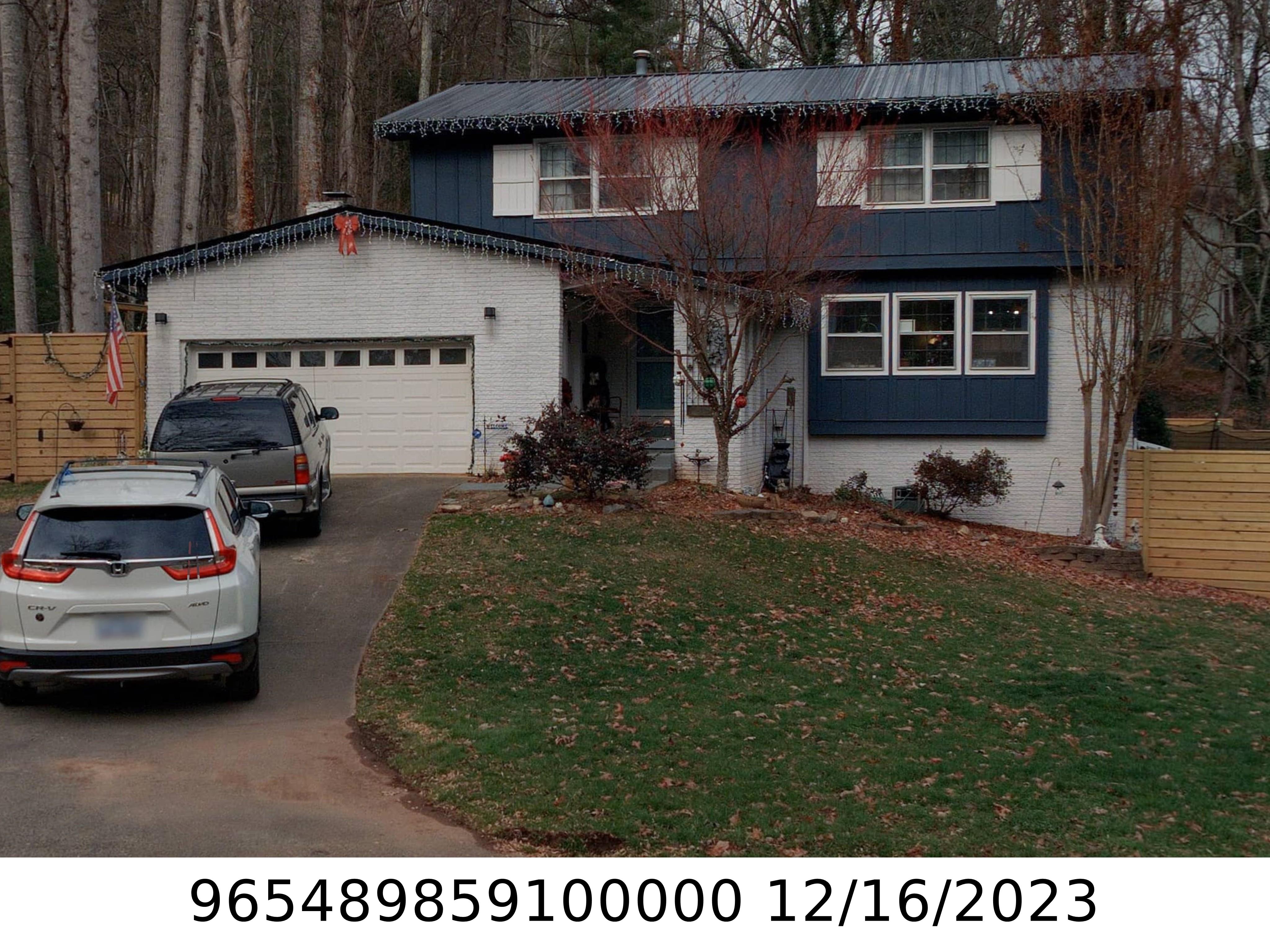 A picture of the property located at 11 CRESTBROOK DR, ARDEN NC 28704.