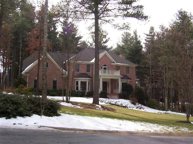 A picture of the property located at 4 FIRESTONE DR, ARDEN NC 28704.