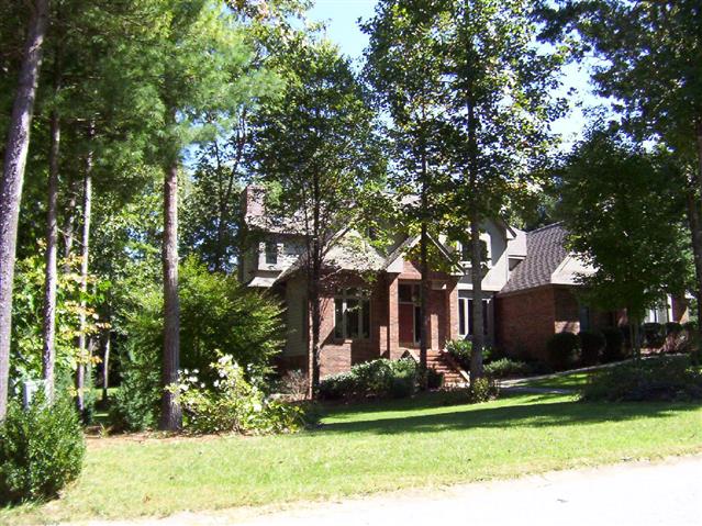 A picture of the property located at 5 FIRESTONE DR, ARDEN NC 28704.