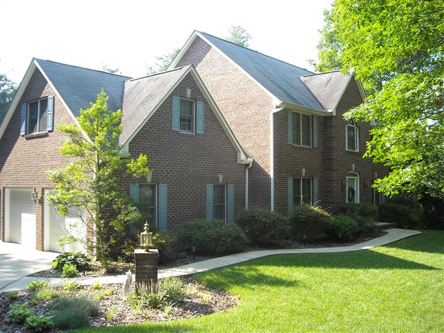 A picture of the property located at 22 COVENTRY WOODS DR, ARDEN NC 28704.