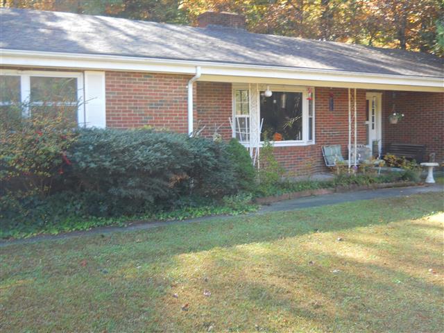 A picture of the property located at 264 CHRIST SCHOOL RD, ARDEN NC 28704.