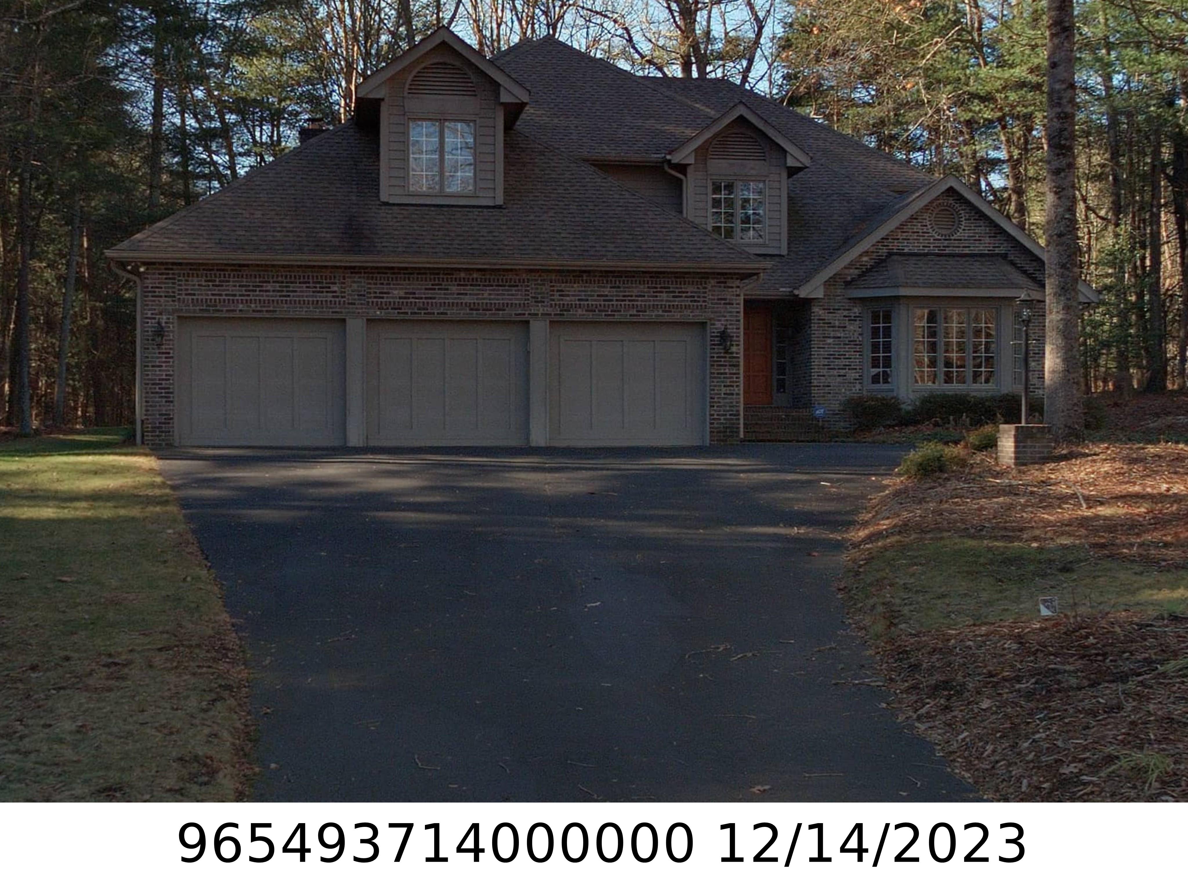 A picture of the property located at 47 TREE TOP DR, ARDEN NC 28704.