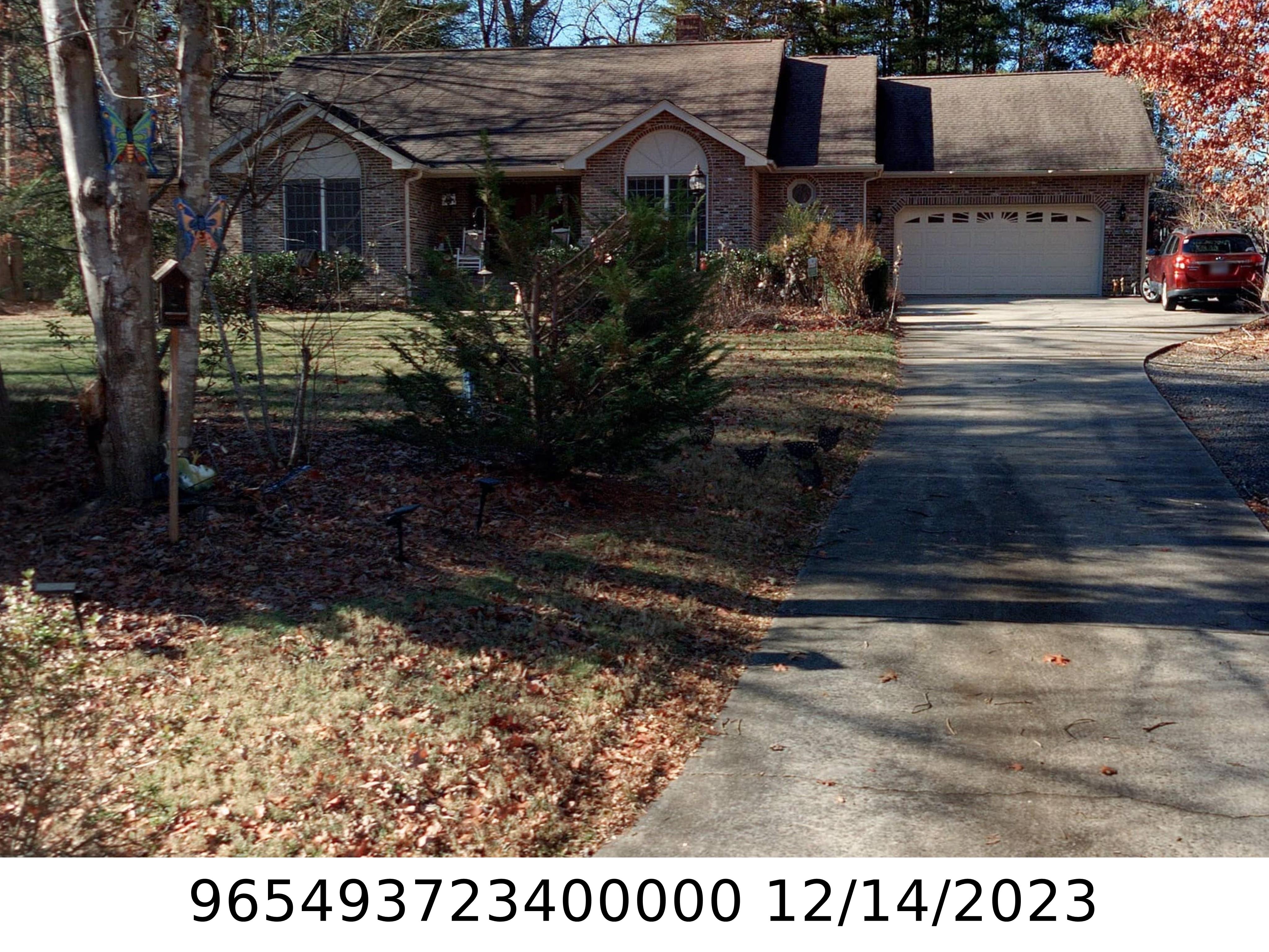 A picture of the property located at 45 TREE TOP DR, ARDEN NC 28704.