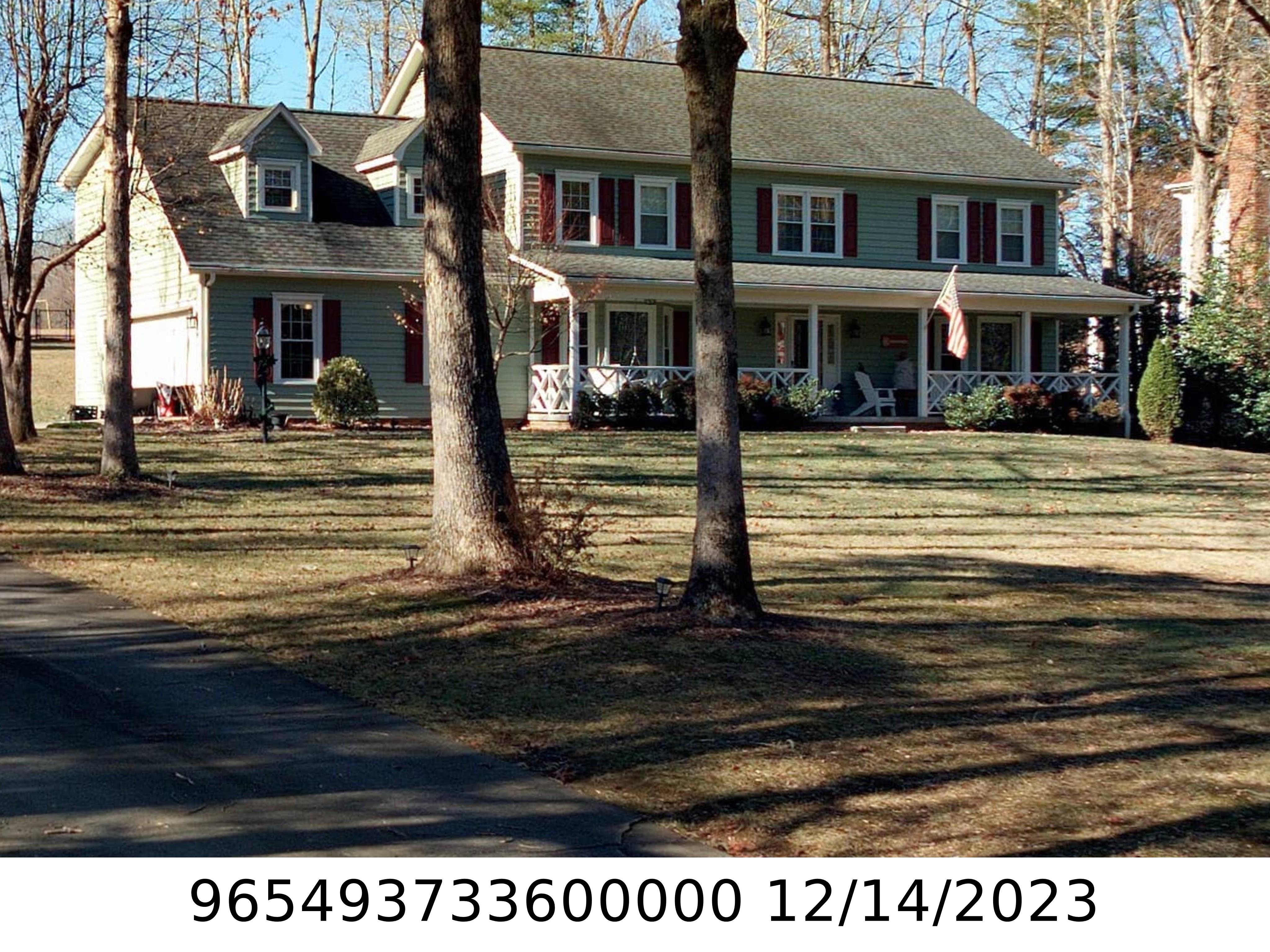 A picture of the property located at 43 TREE TOP DR, ARDEN NC 28704.