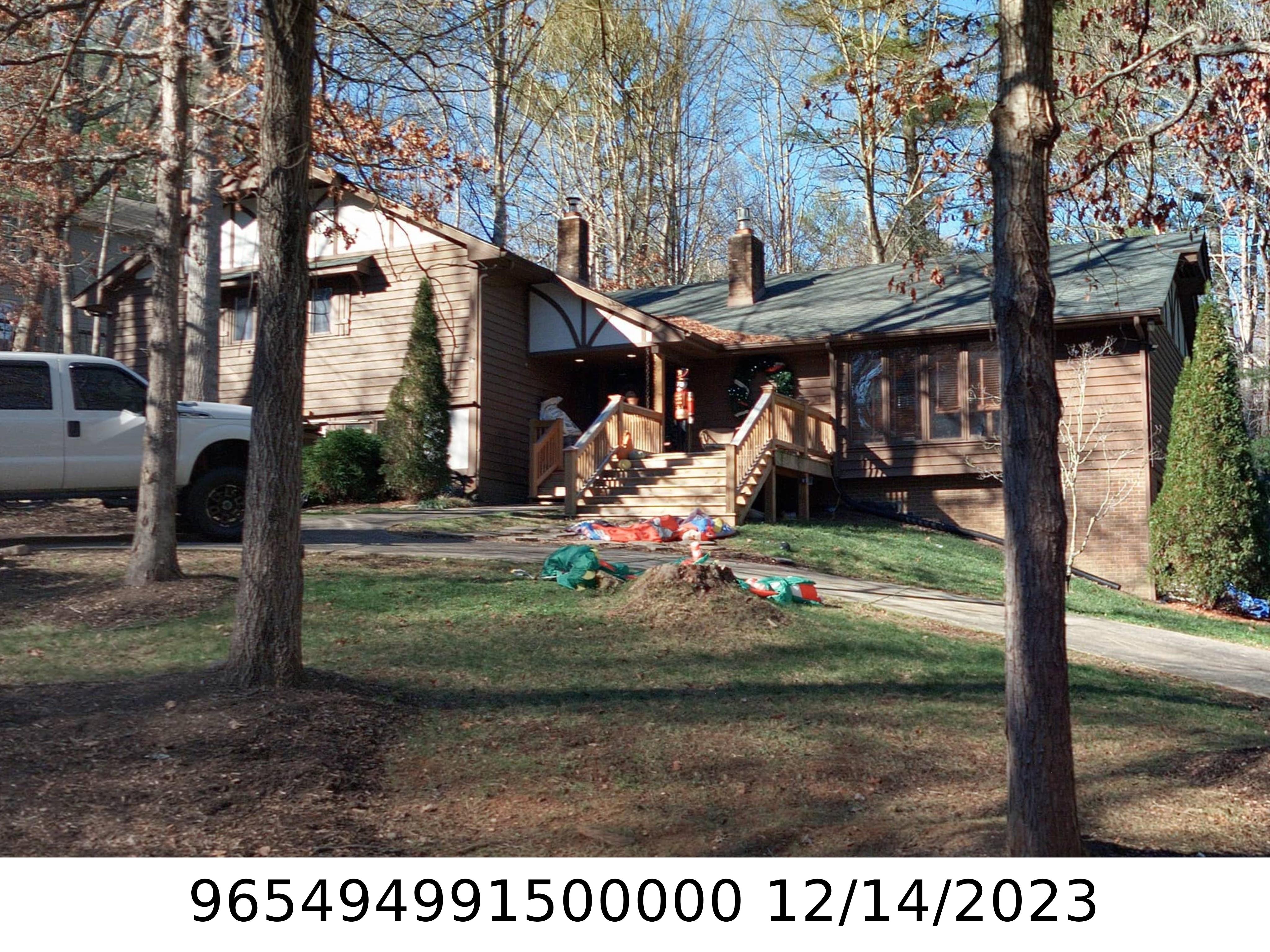 A picture of the property located at 19 TREE TOP DR, ARDEN NC 28704.