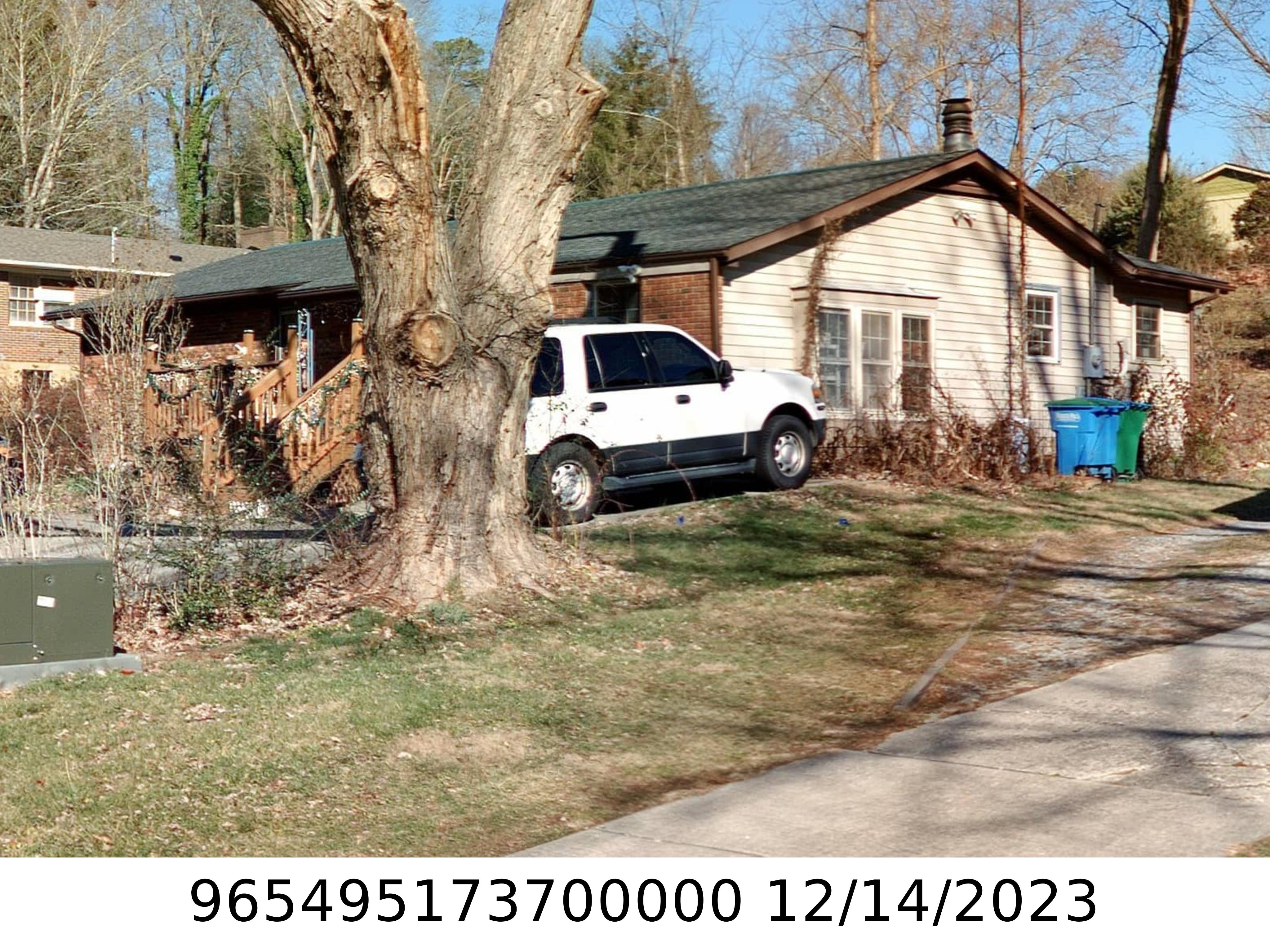 A picture of the property located at 18 PINEHURST CIR, ARDEN NC 28704.
