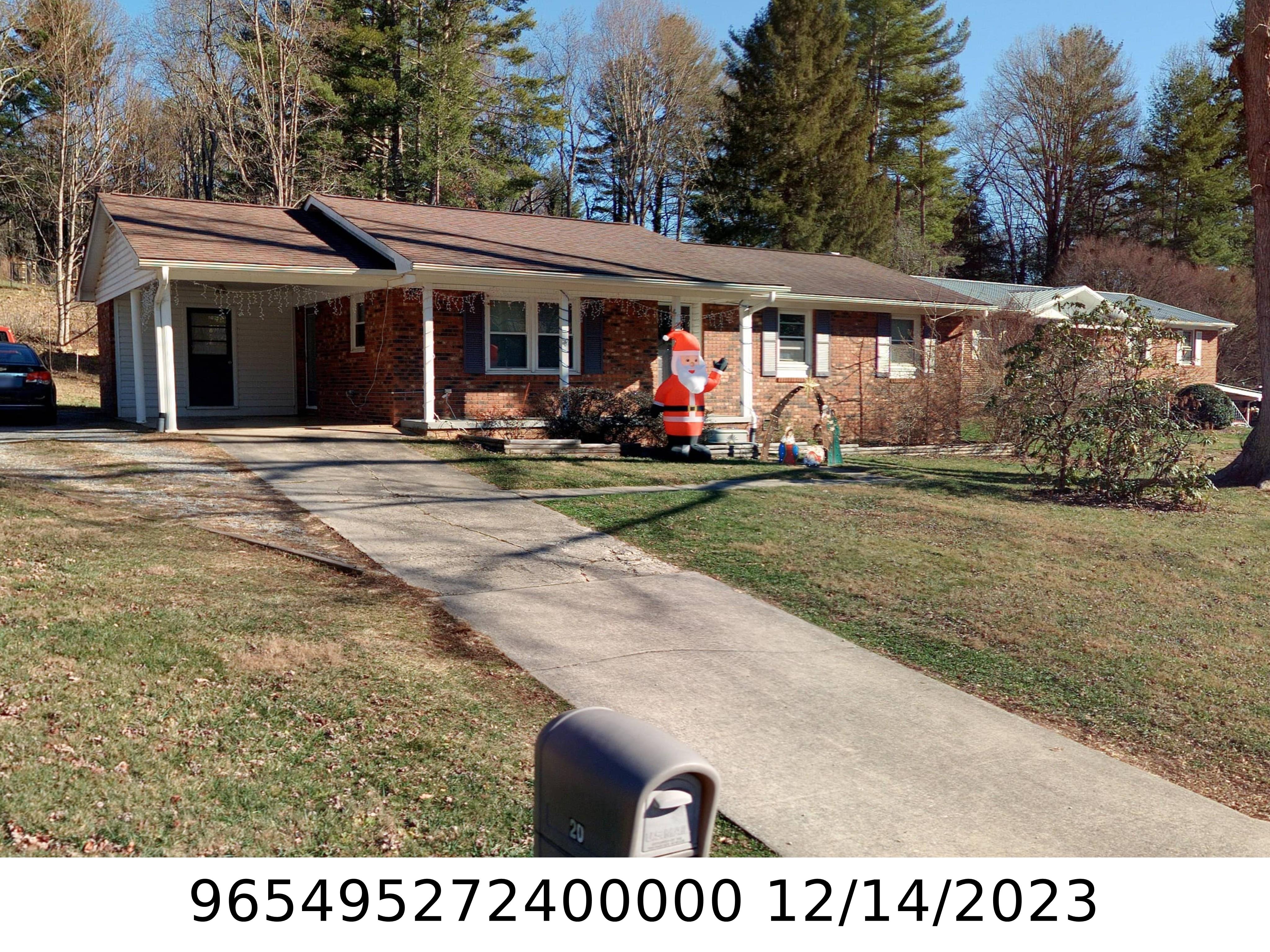 A picture of the property located at 20 PINEHURST CIR, ARDEN NC 28704.