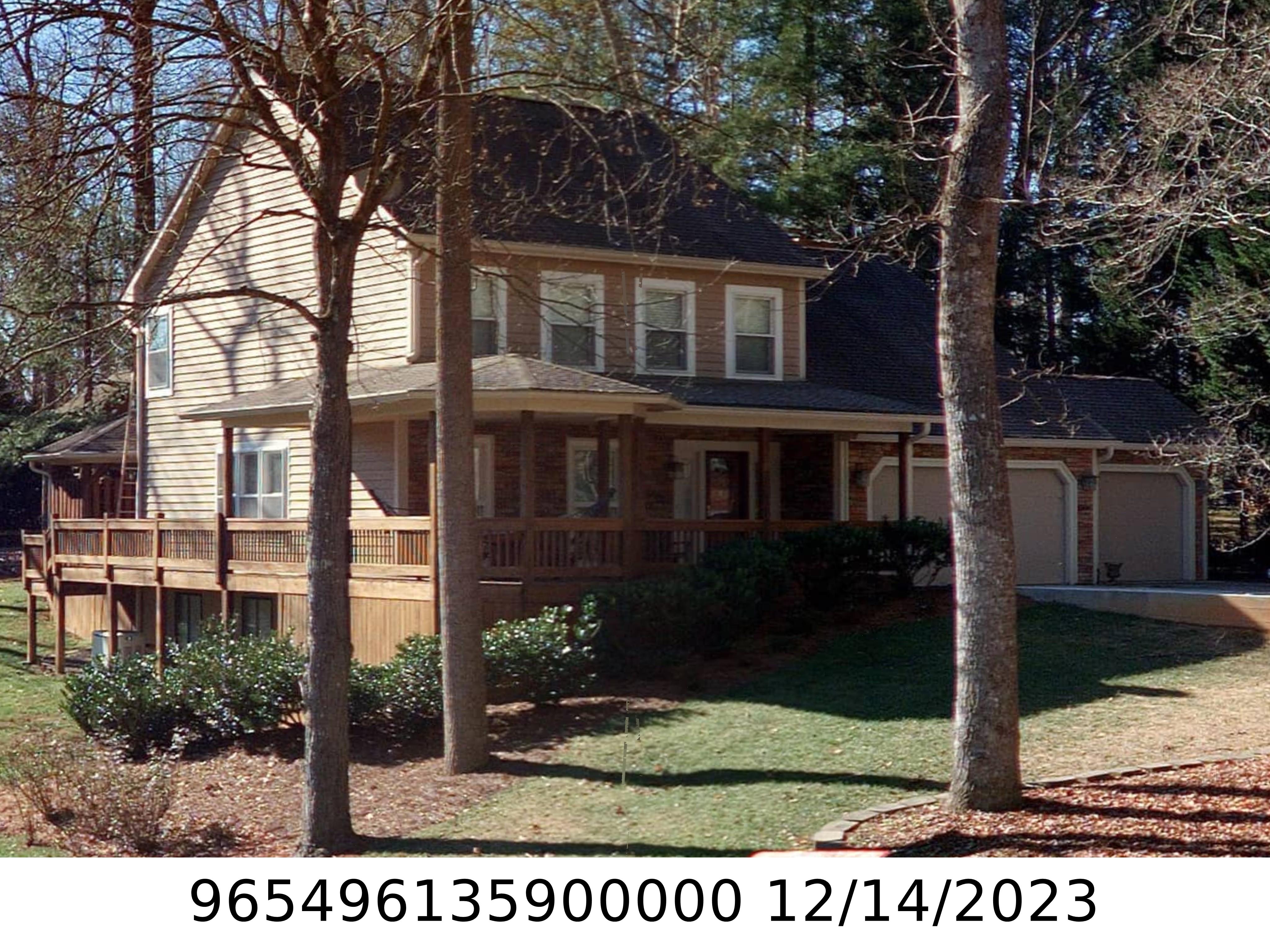 A picture of the property located at 9 GLEN CREST DR, ARDEN NC 28704.