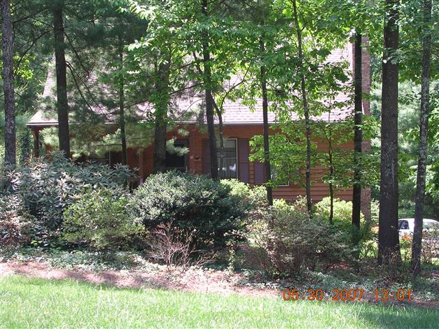 A picture of the property located at 17 GLEN CREST DR, ARDEN NC 28704.