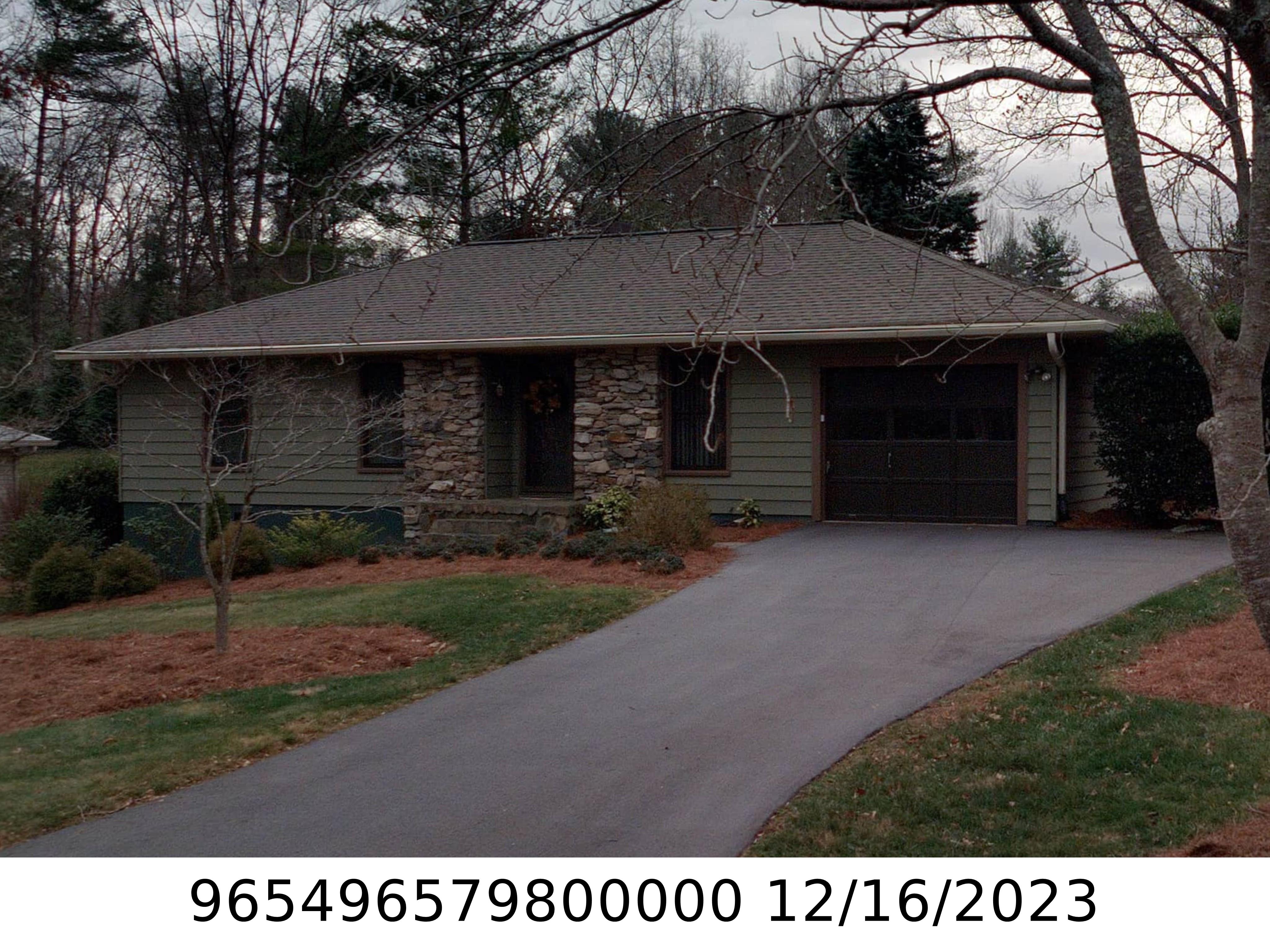 A picture of the property located at 14 TURNBERRY DR, ARDEN NC 28704.