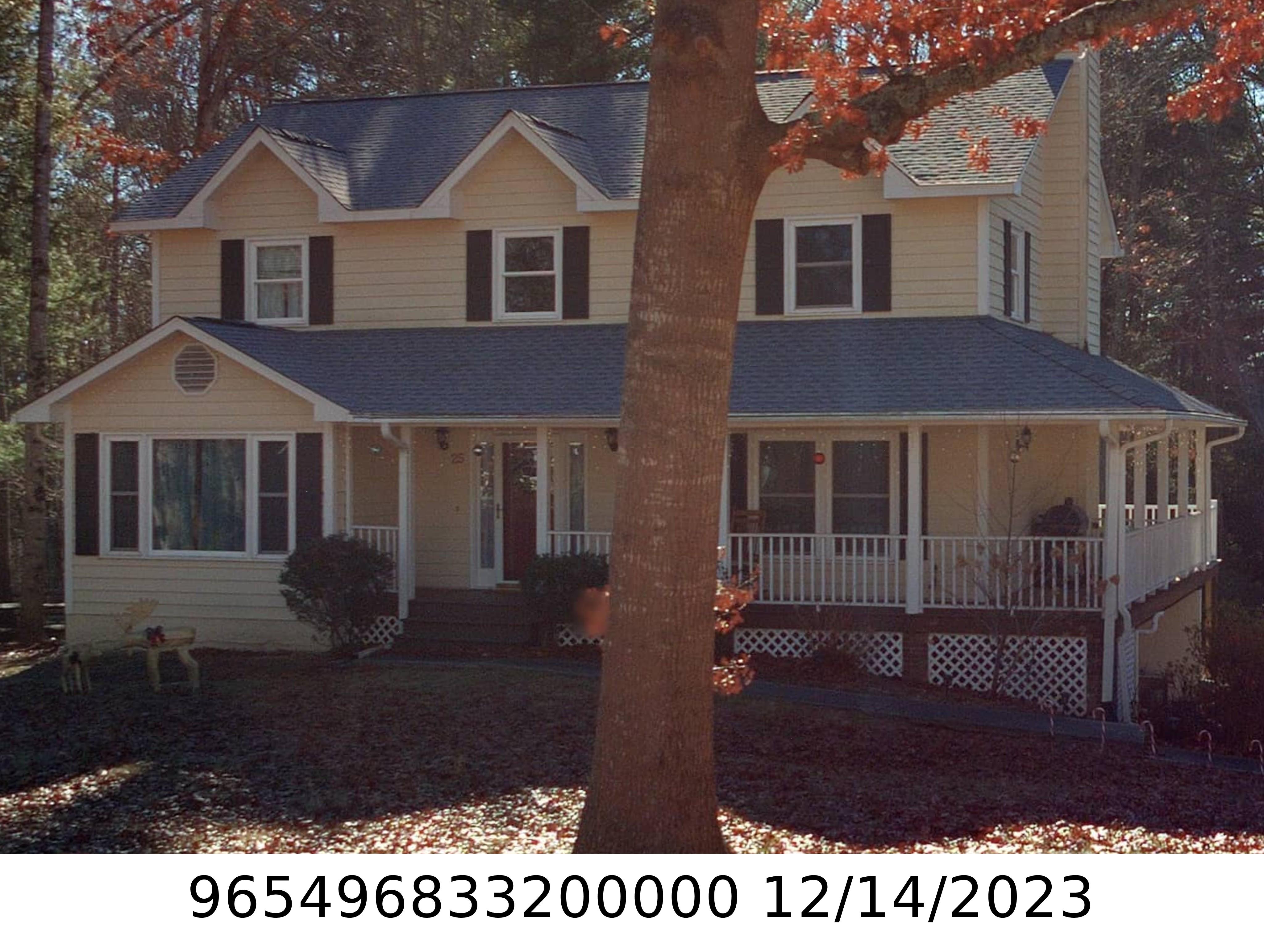 A picture of the property located at 25 GLEN CREST DR, ARDEN NC 28704.