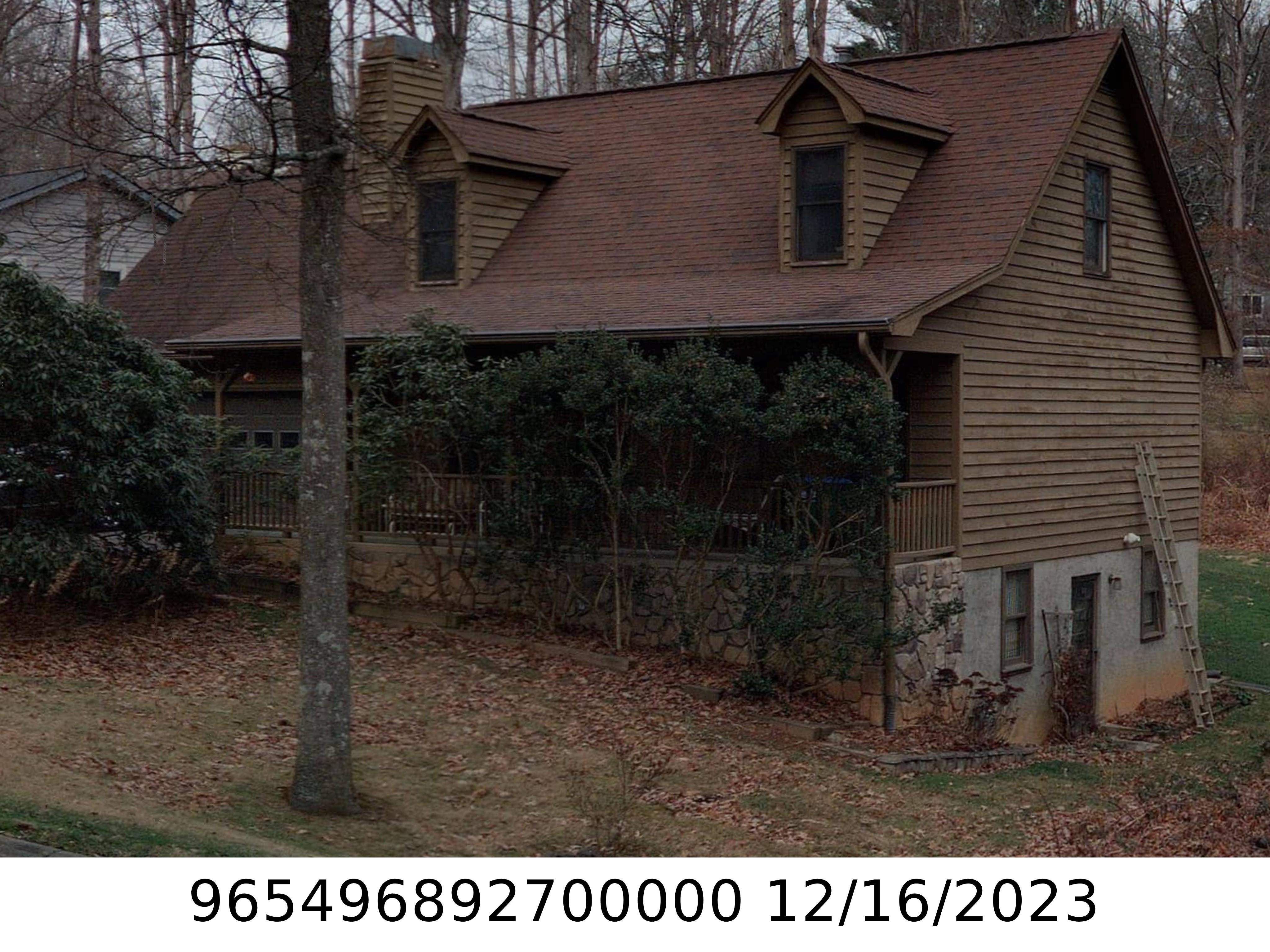 A picture of the property located at 17 TURNBERRY DR, ARDEN NC 28704.